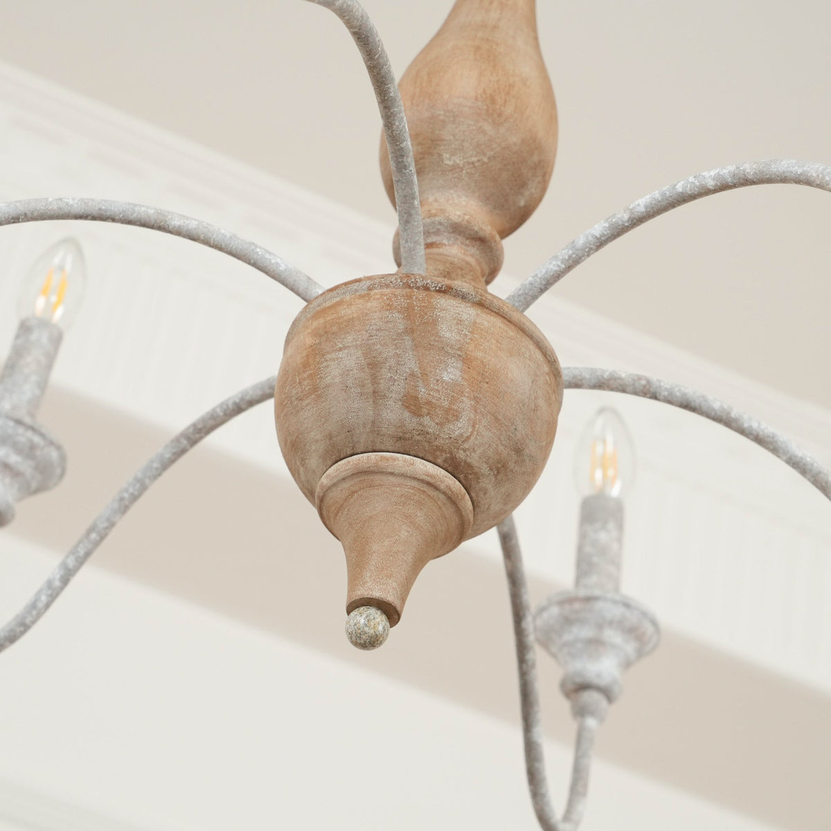 Eurloryra Chandelier