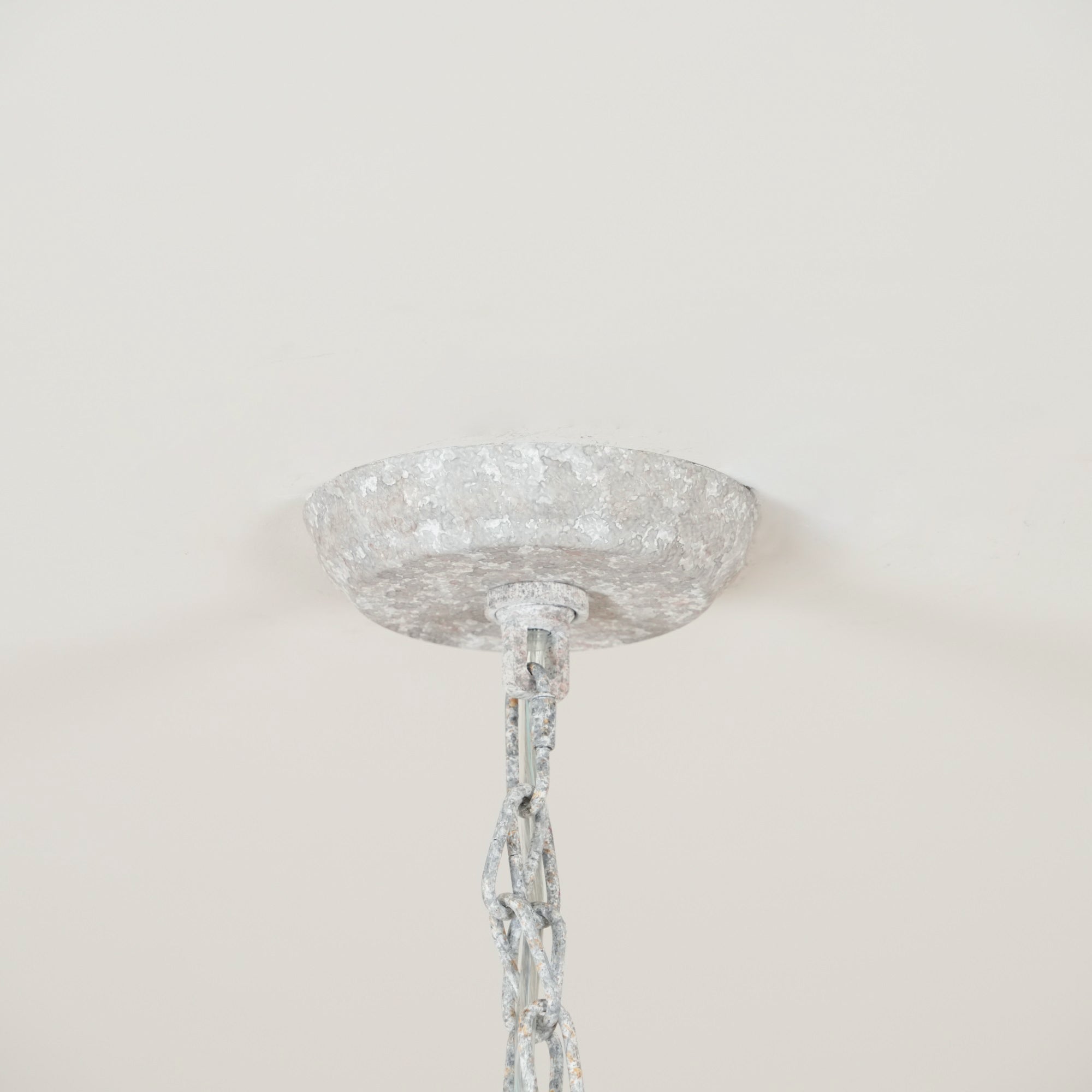 Eurloryra Chandelier
