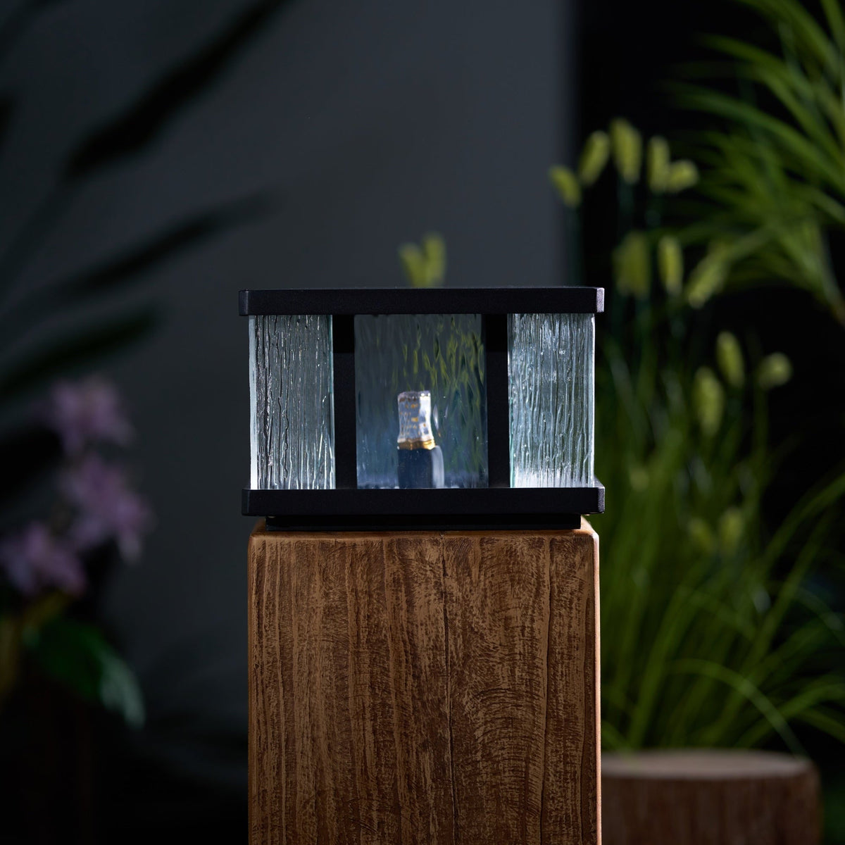 Jent Square Outdoor Light