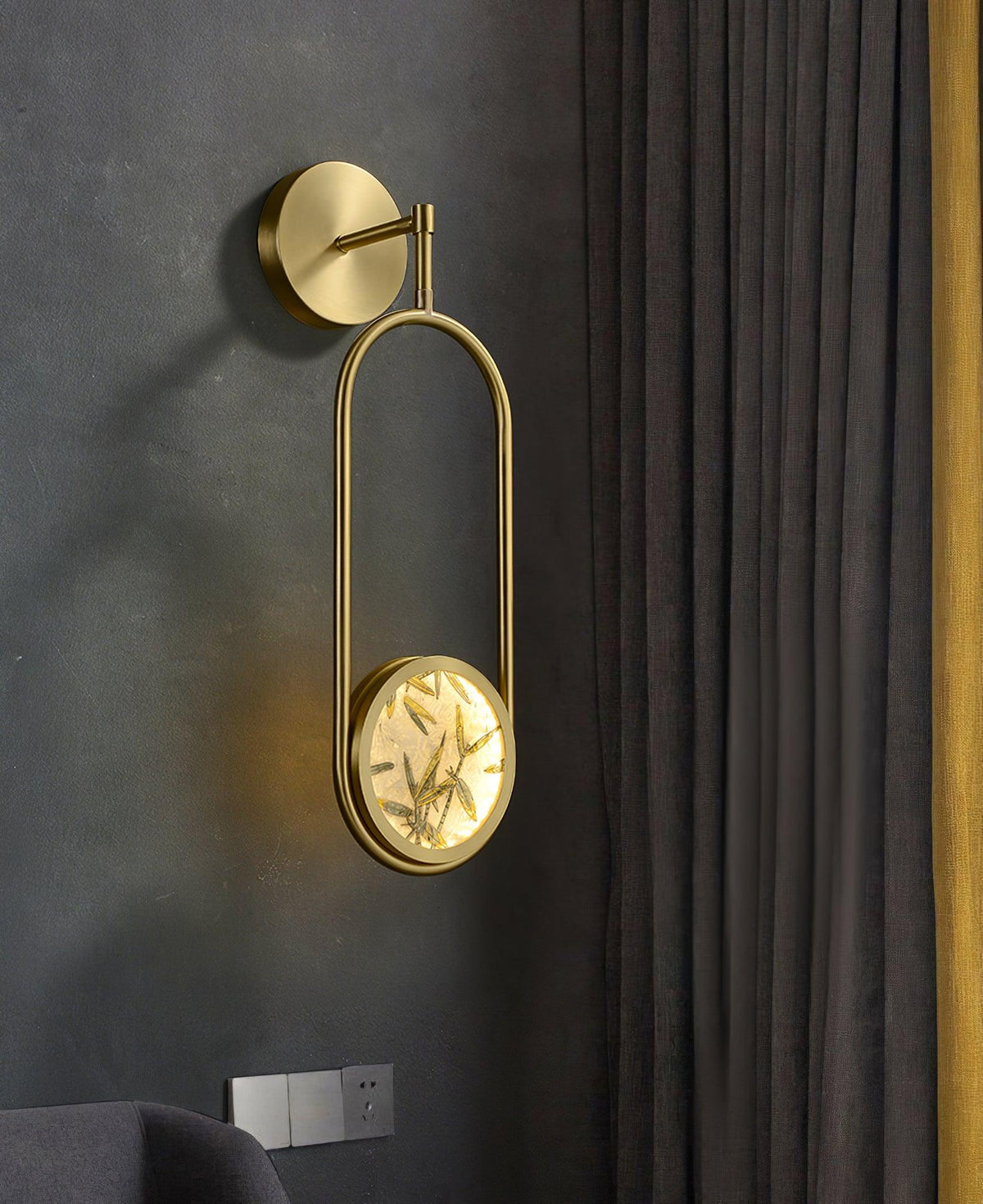 Casaraine Luxe Brass Wall Light