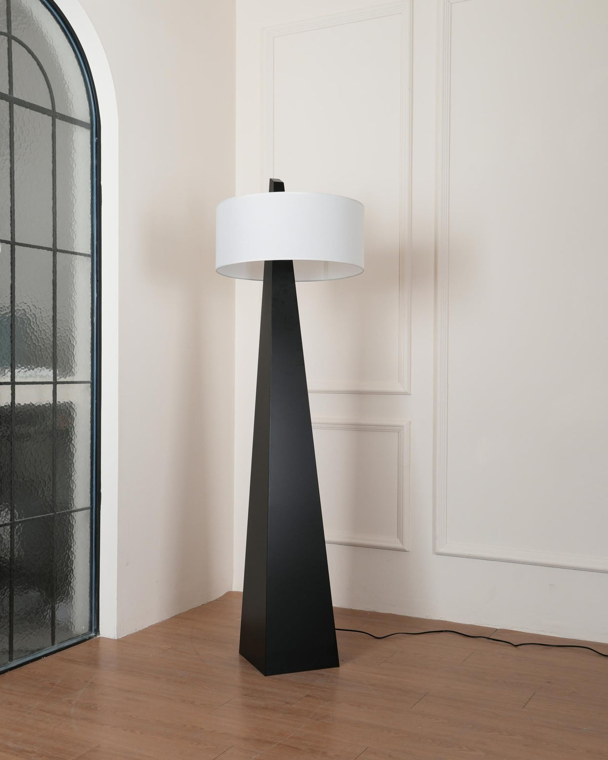 Renalise Obelisk Floor Lamp