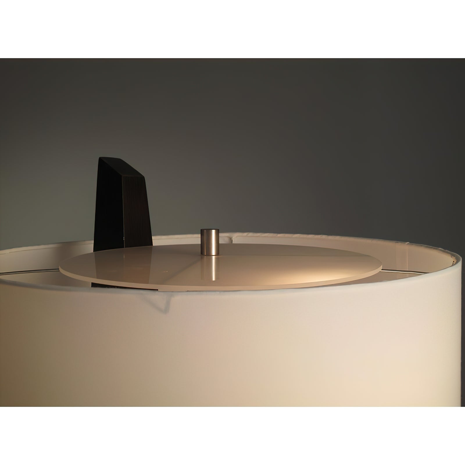 Avenalora Obelisk Table Lamp