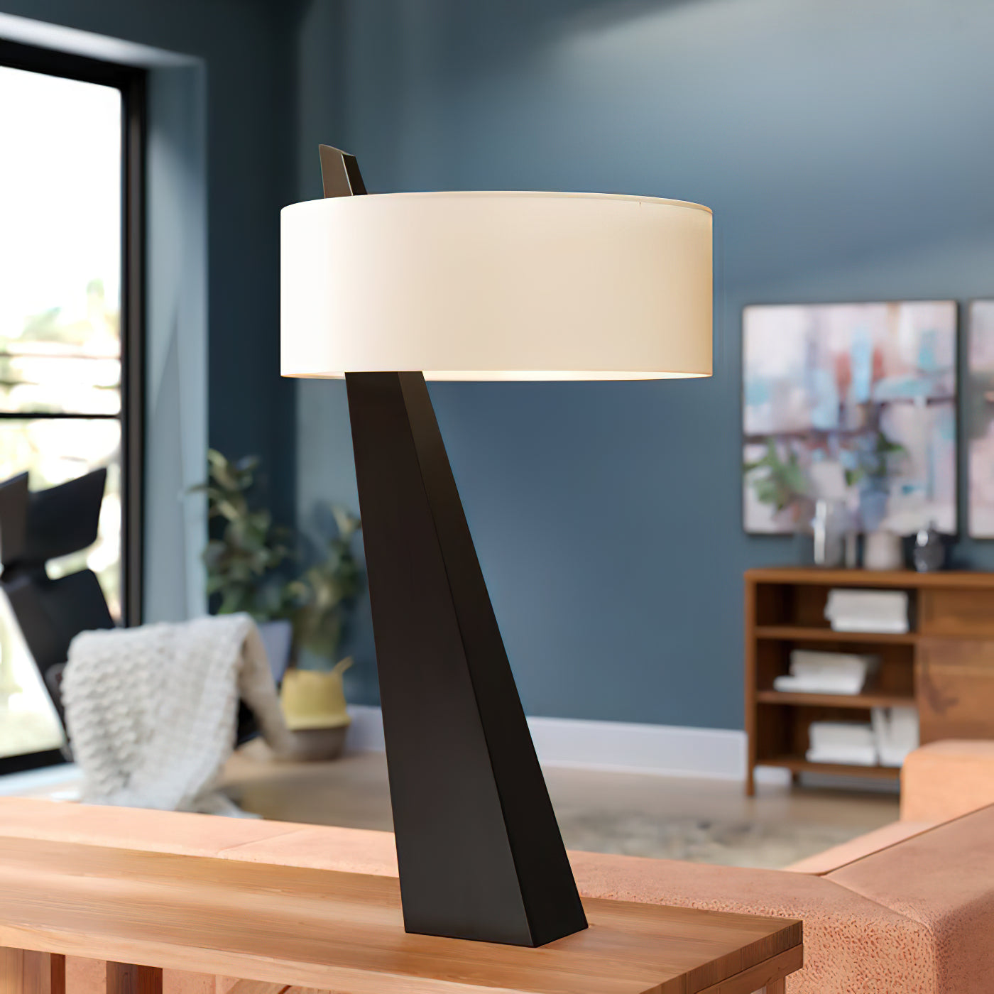 Avenalora Obelisk Table Lamp