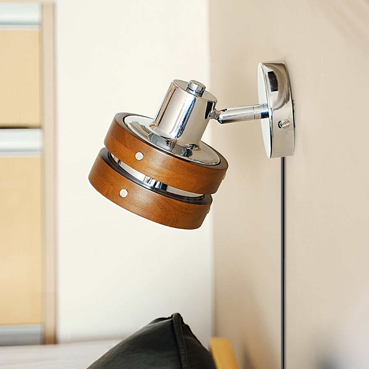 Nildes Wood Classic Wall Lamp