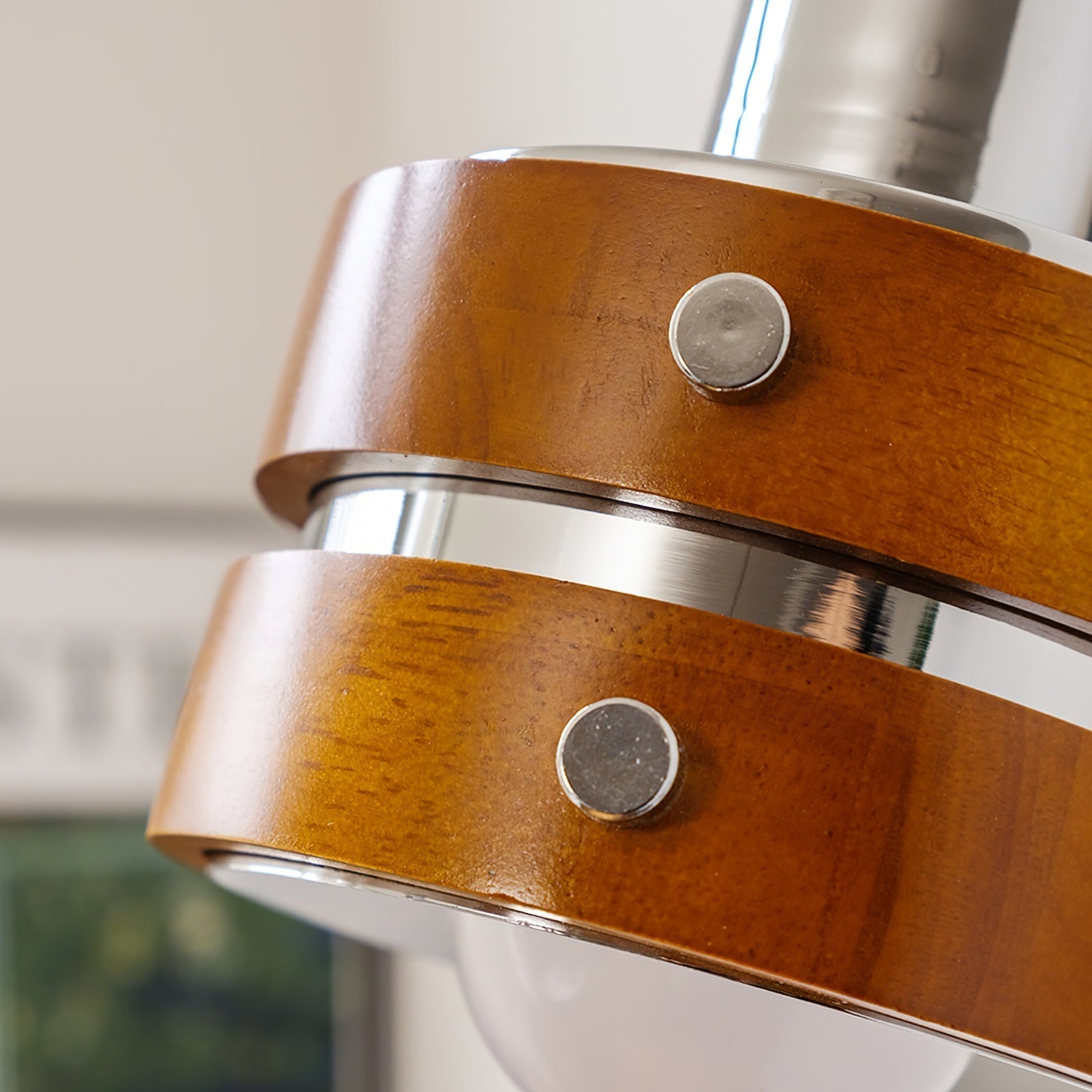 Avenor Premium Nordic Art Walnut Wall Lamp