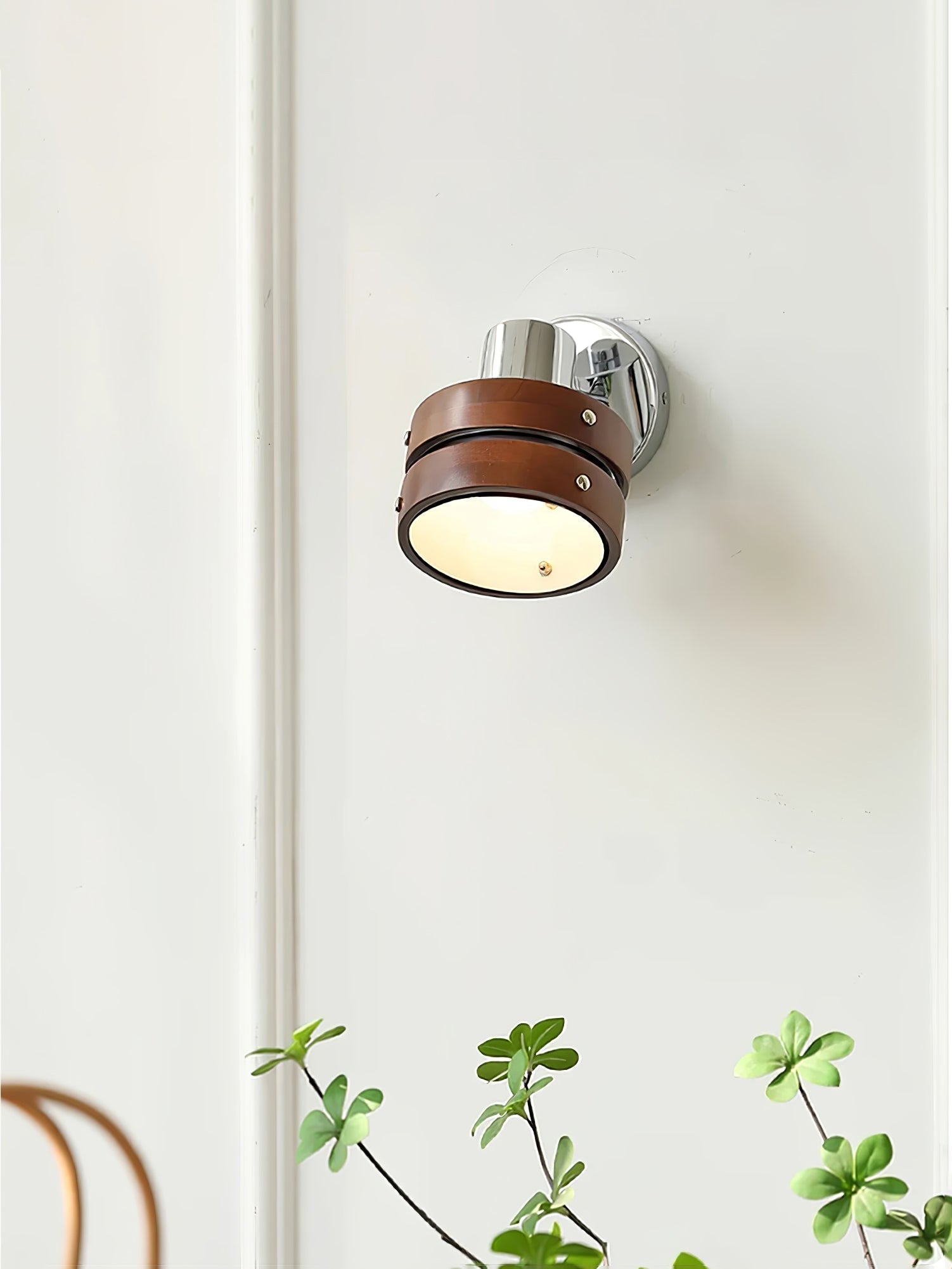Avenor Premium Nordic Art Walnut Wall Lamp