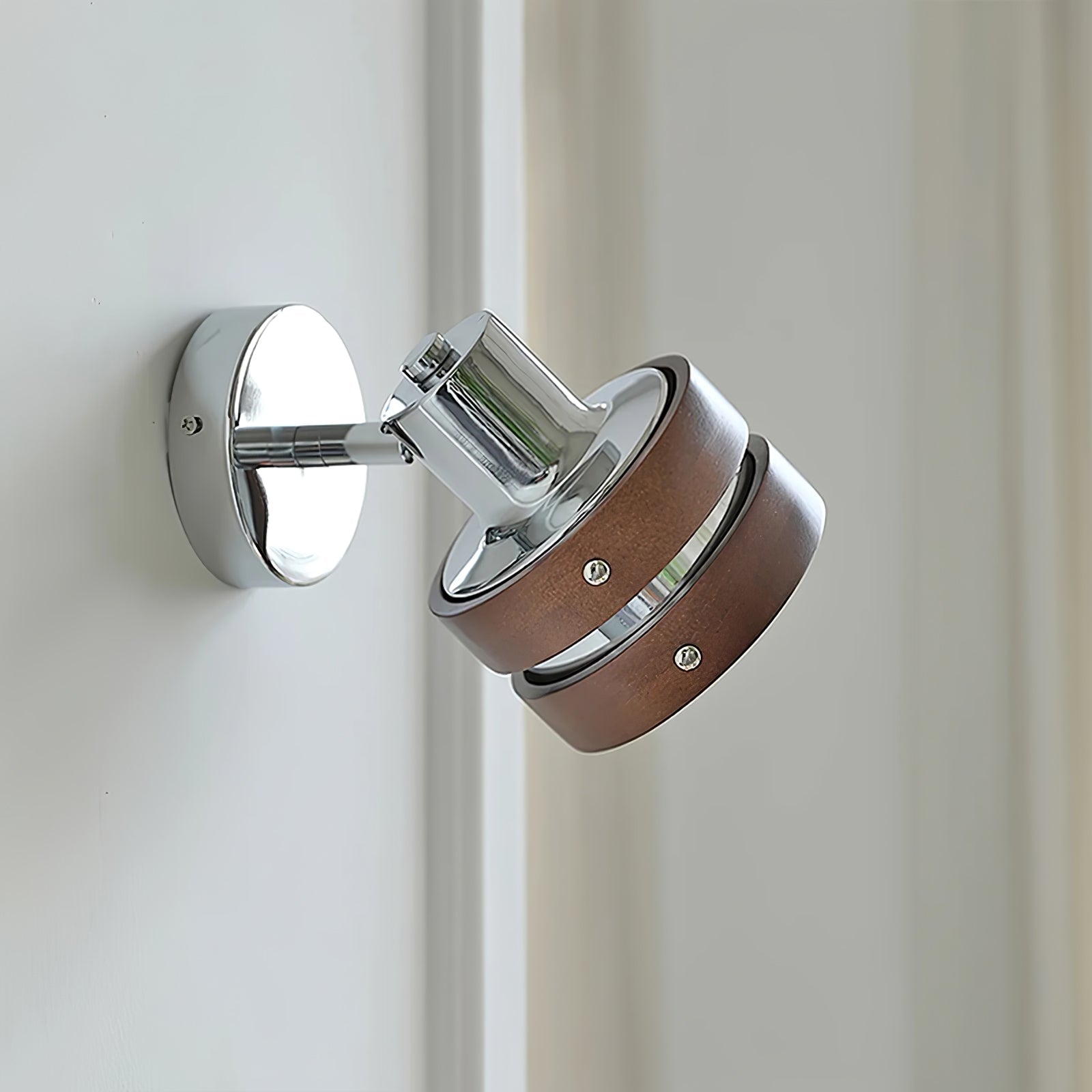 Avenor Premium Nordic Art Walnut Wall Lamp