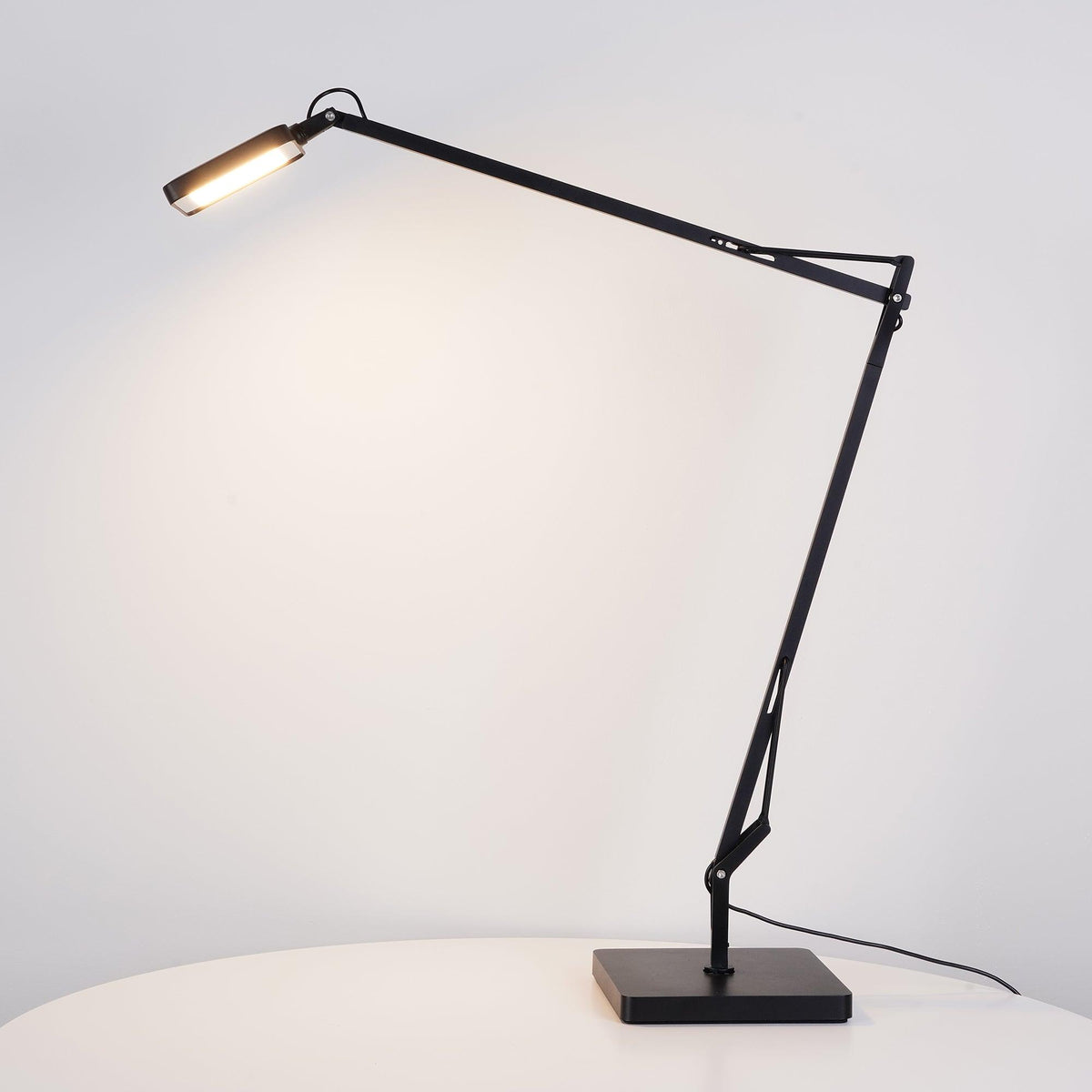 Tevenu Aluminum Industrial Table Lamp
