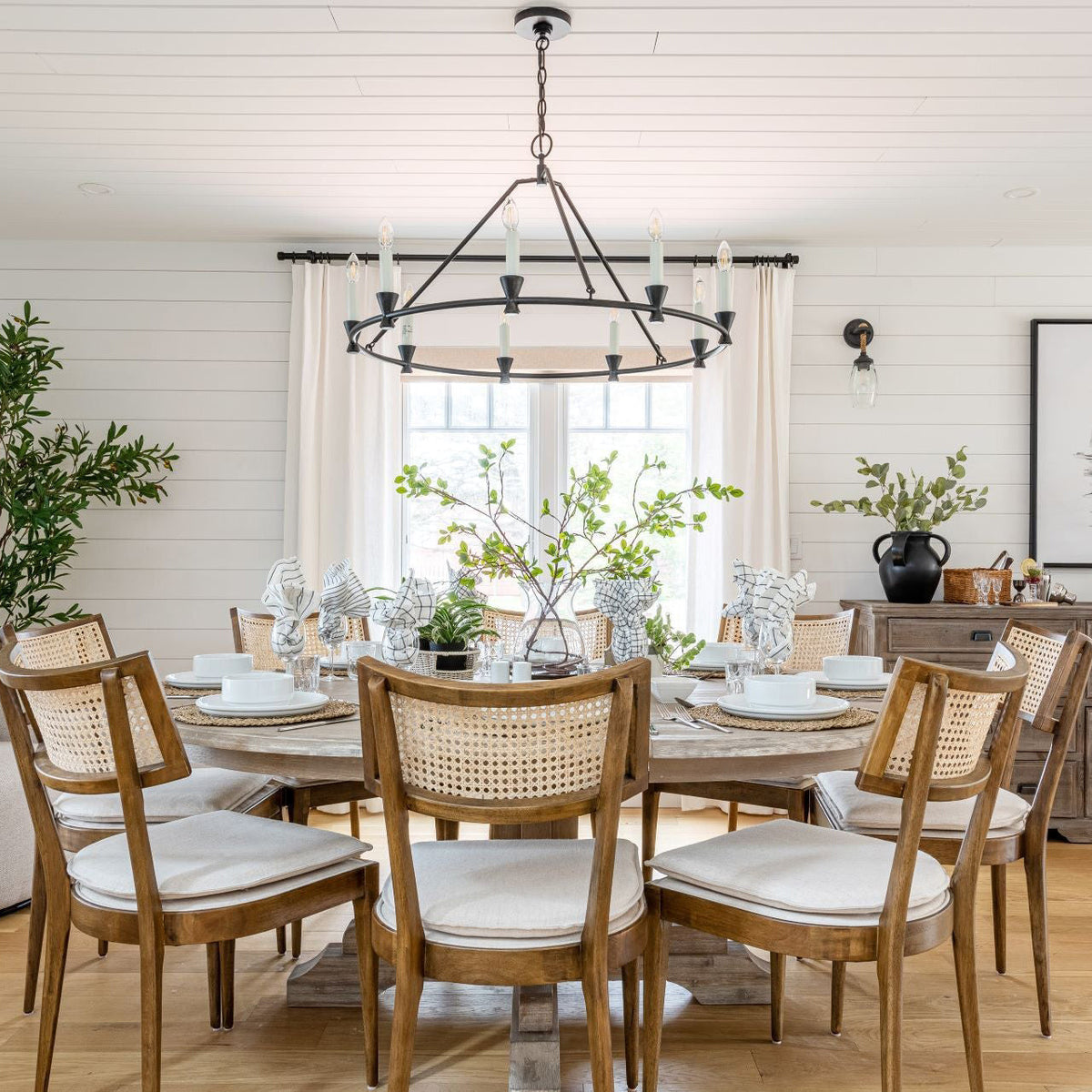 Ovyneth Chandelier