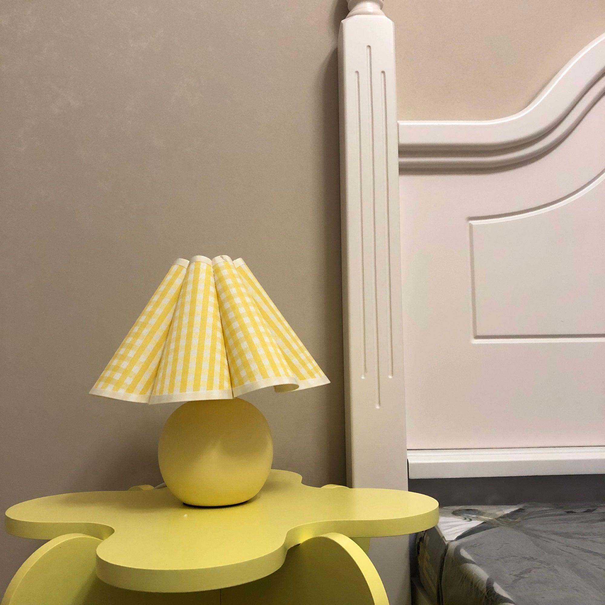 Nirixon Fabric Whimsical Table Lamp