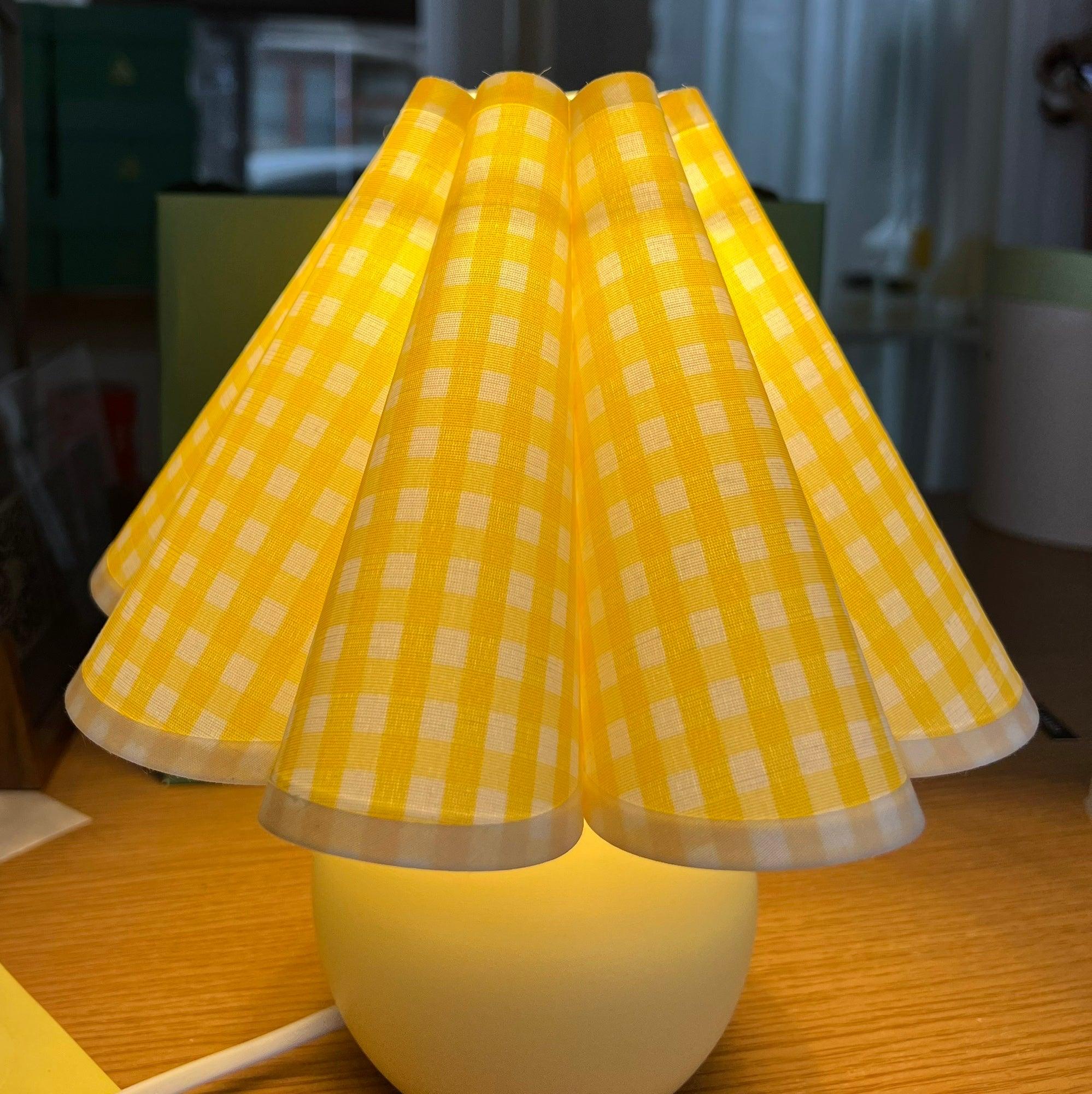 Nirixon Fabric Whimsical Table Lamp