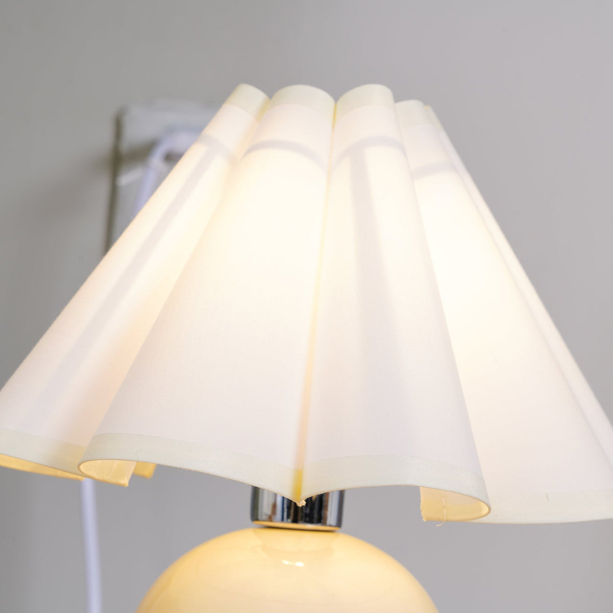 Nirixon Fabric Whimsical Table Lamp