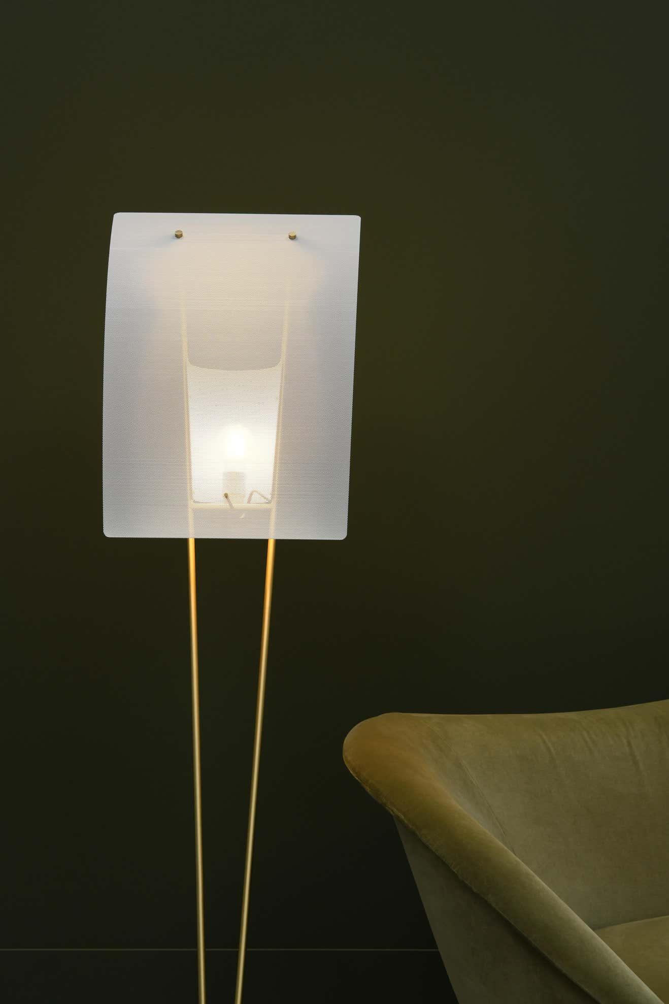 Ulvynil Minimalist Floor Lamp