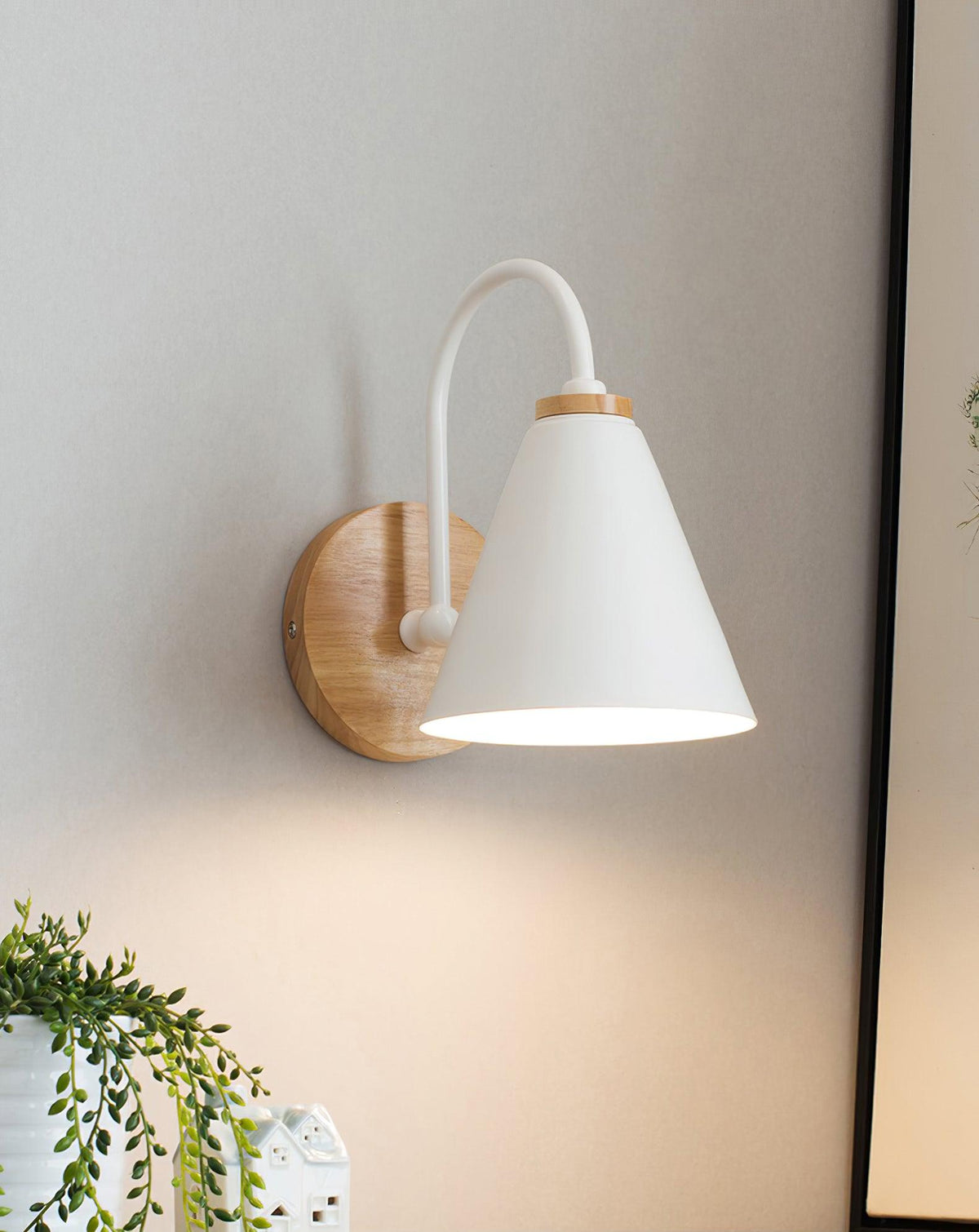Rinorielle Unique Classic Wooden Wall Lamp