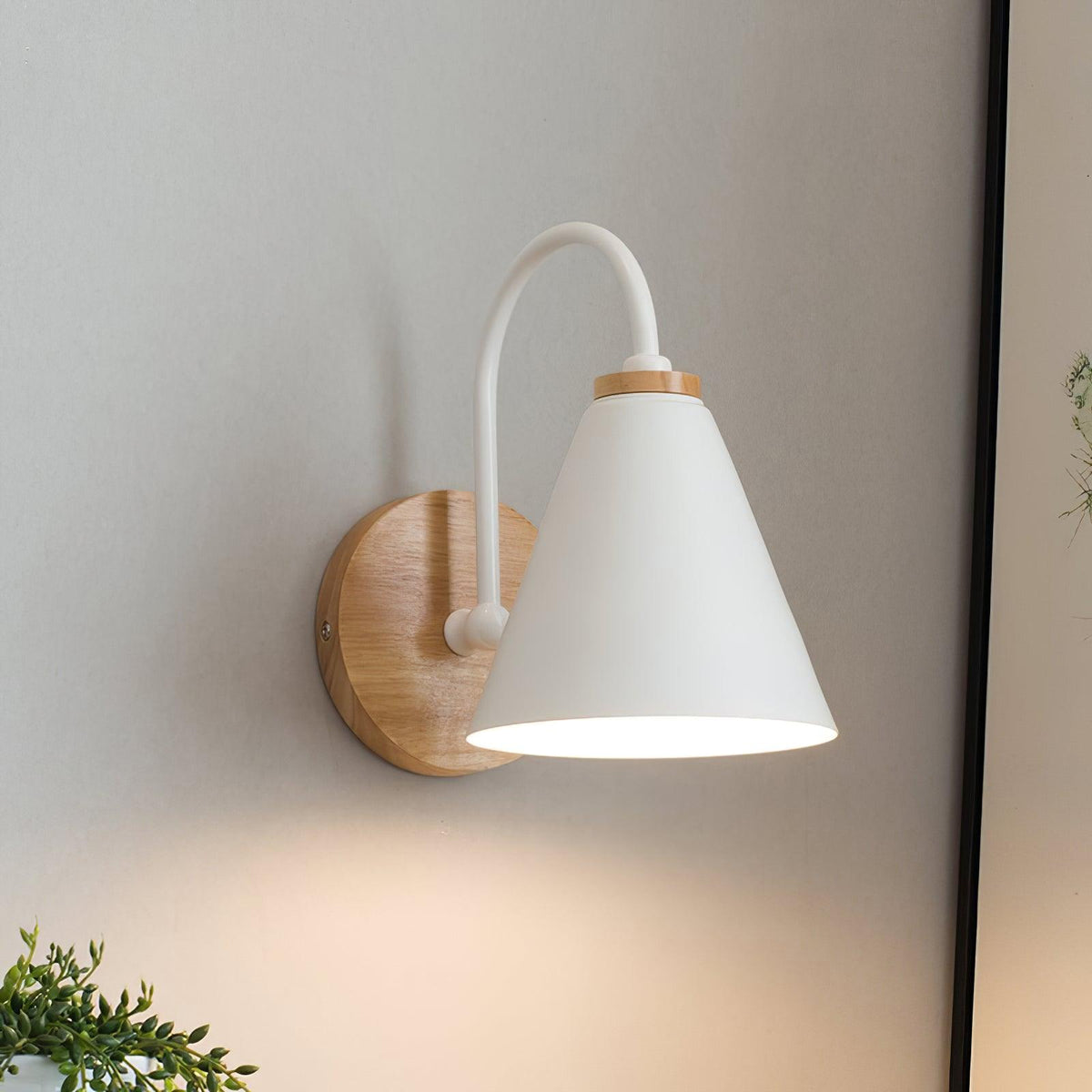 Rinorielle Unique Classic Wooden Wall Lamp