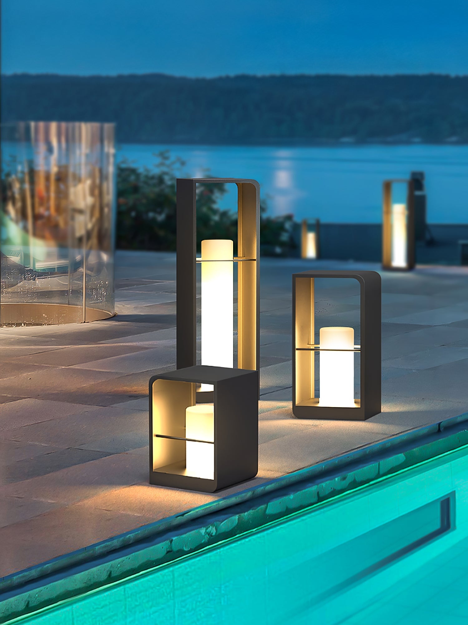 Reninian Minimalist Outdoor Light