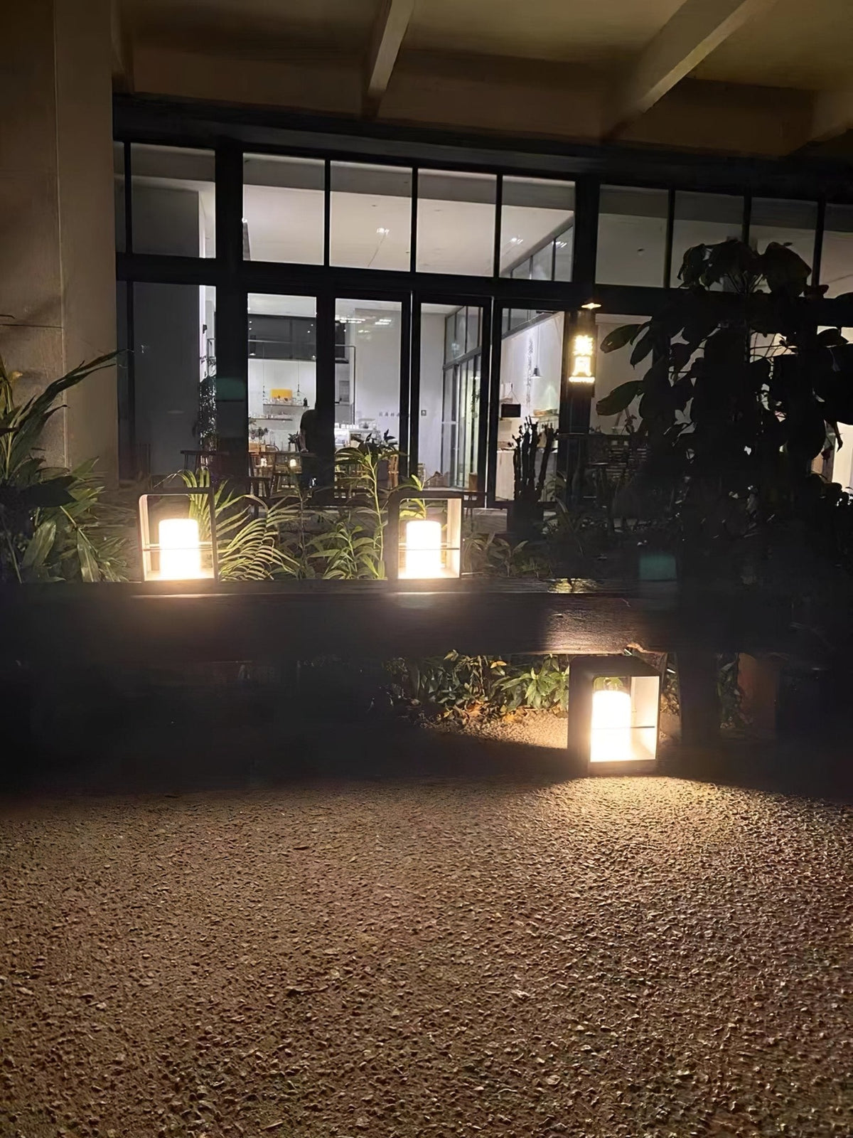 Reninian Minimalist Outdoor Light