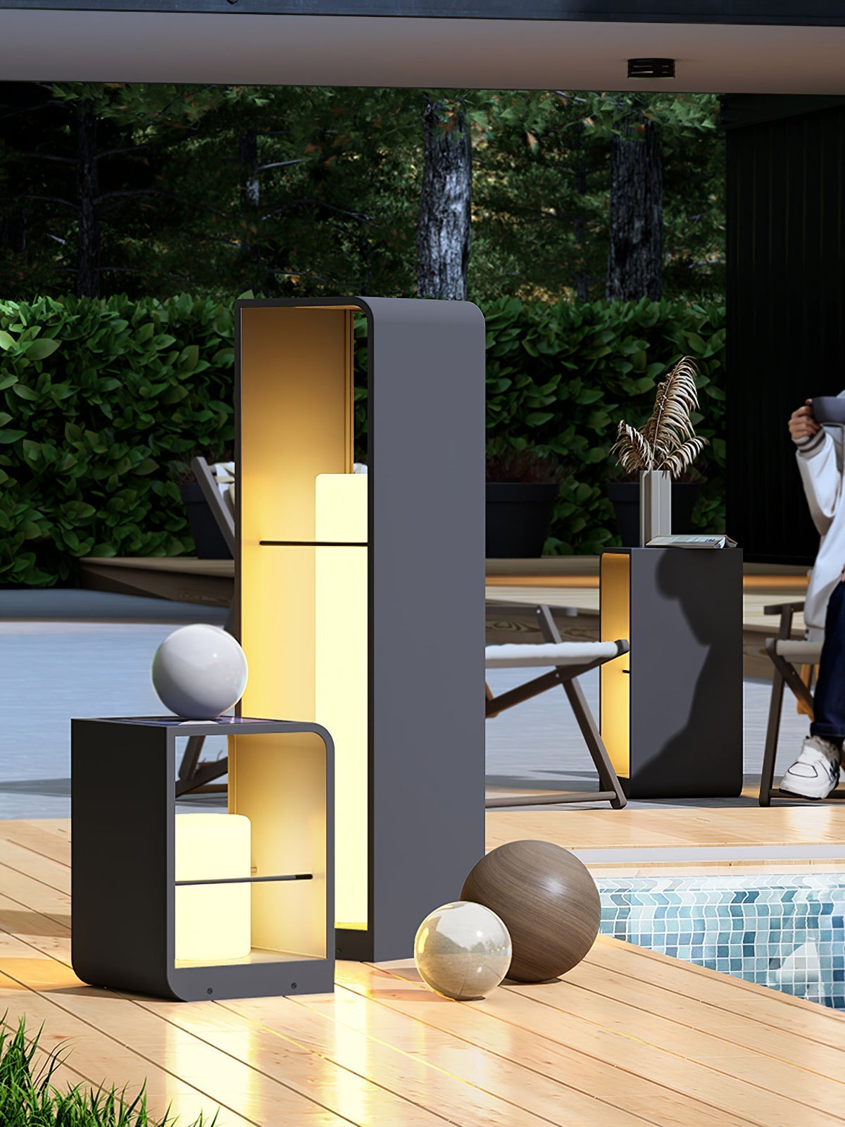 Reninian Minimalist Outdoor Light
