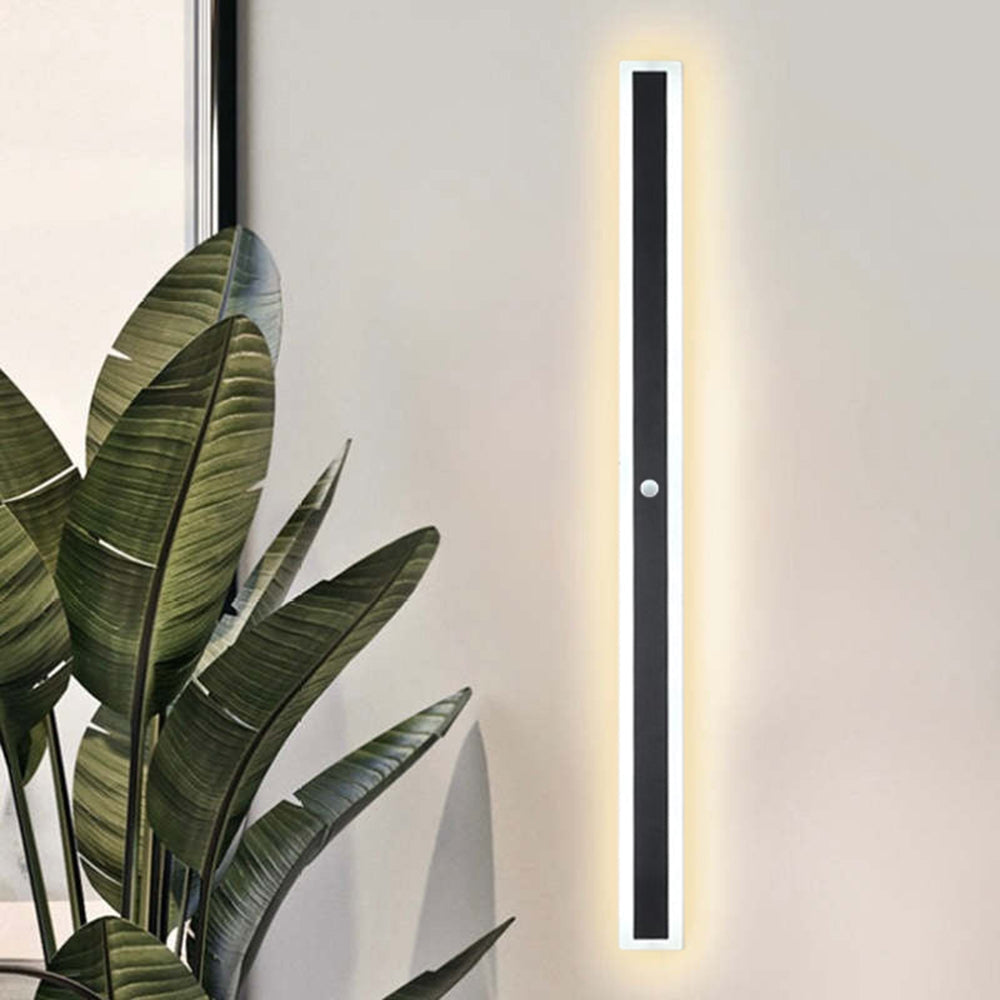 Vynn Linear Outdoor Wall Lamp - Neutral Decor
