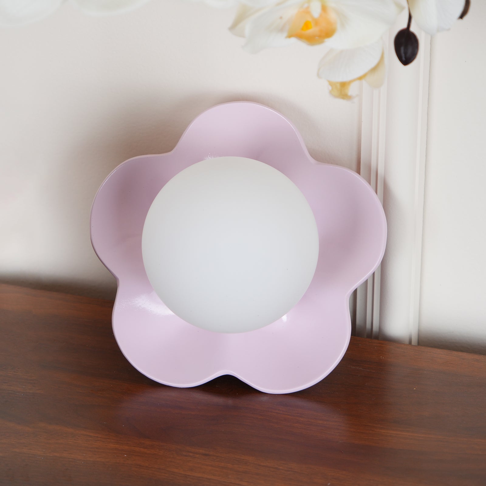 Arcore Resin Playful Wall Lamp