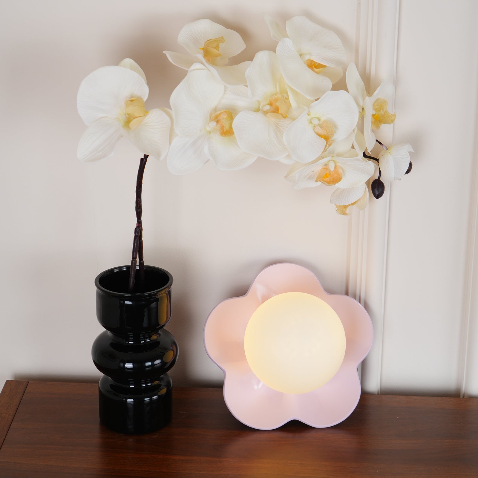 Arcore Resin Playful Wall Lamp