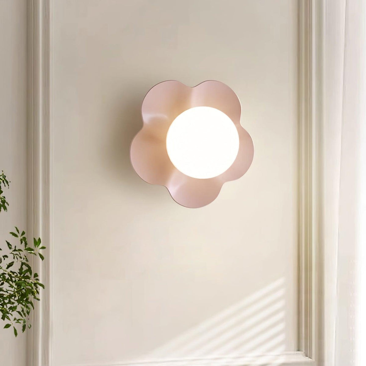 Arcore Resin Playful Wall Lamp