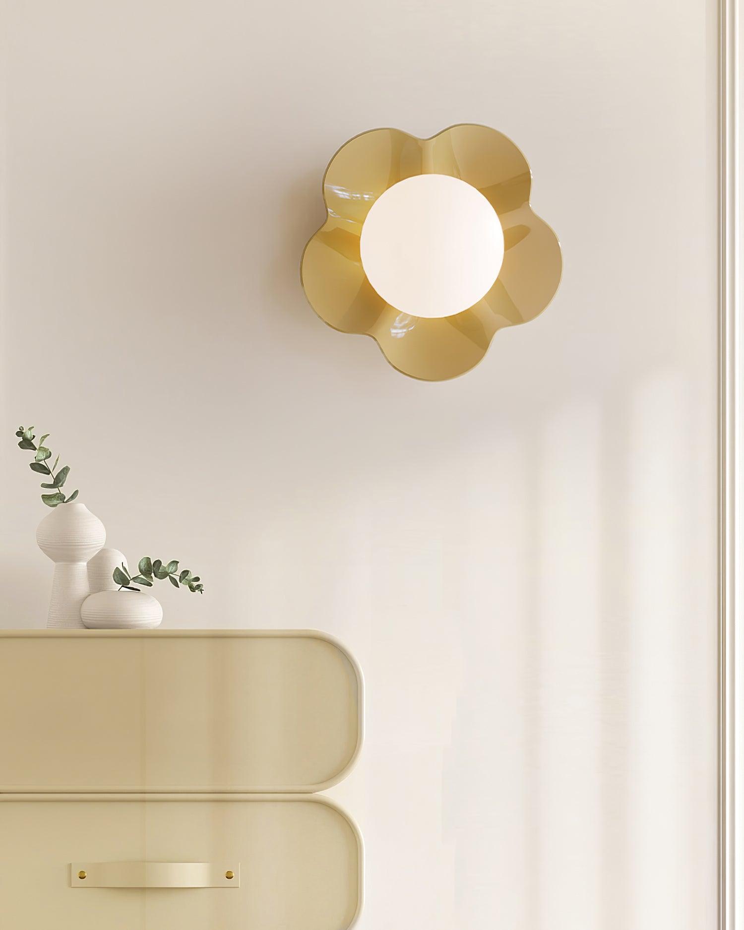 Arcore Resin Playful Wall Lamp