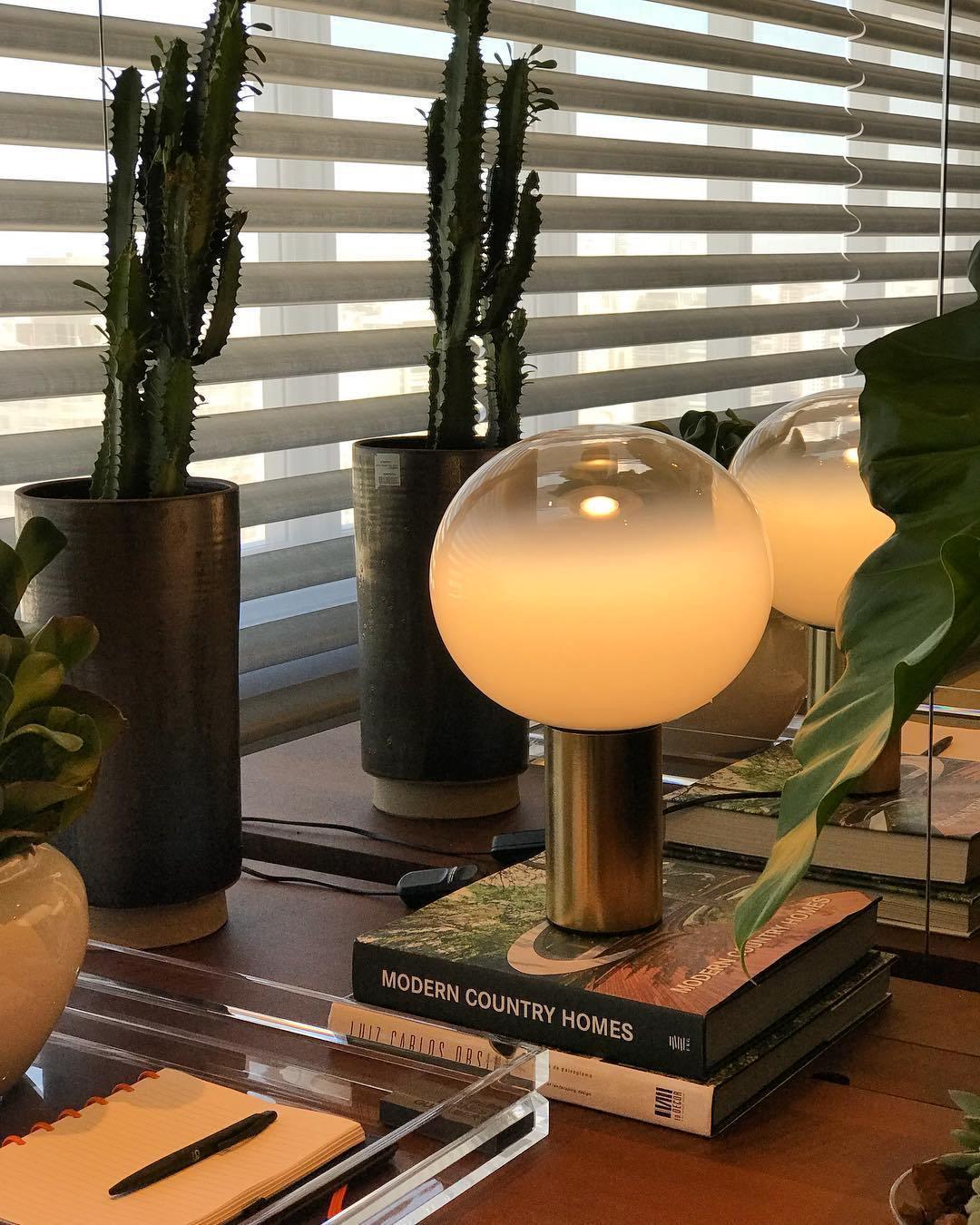 Insken Glass Classic Table Lamp