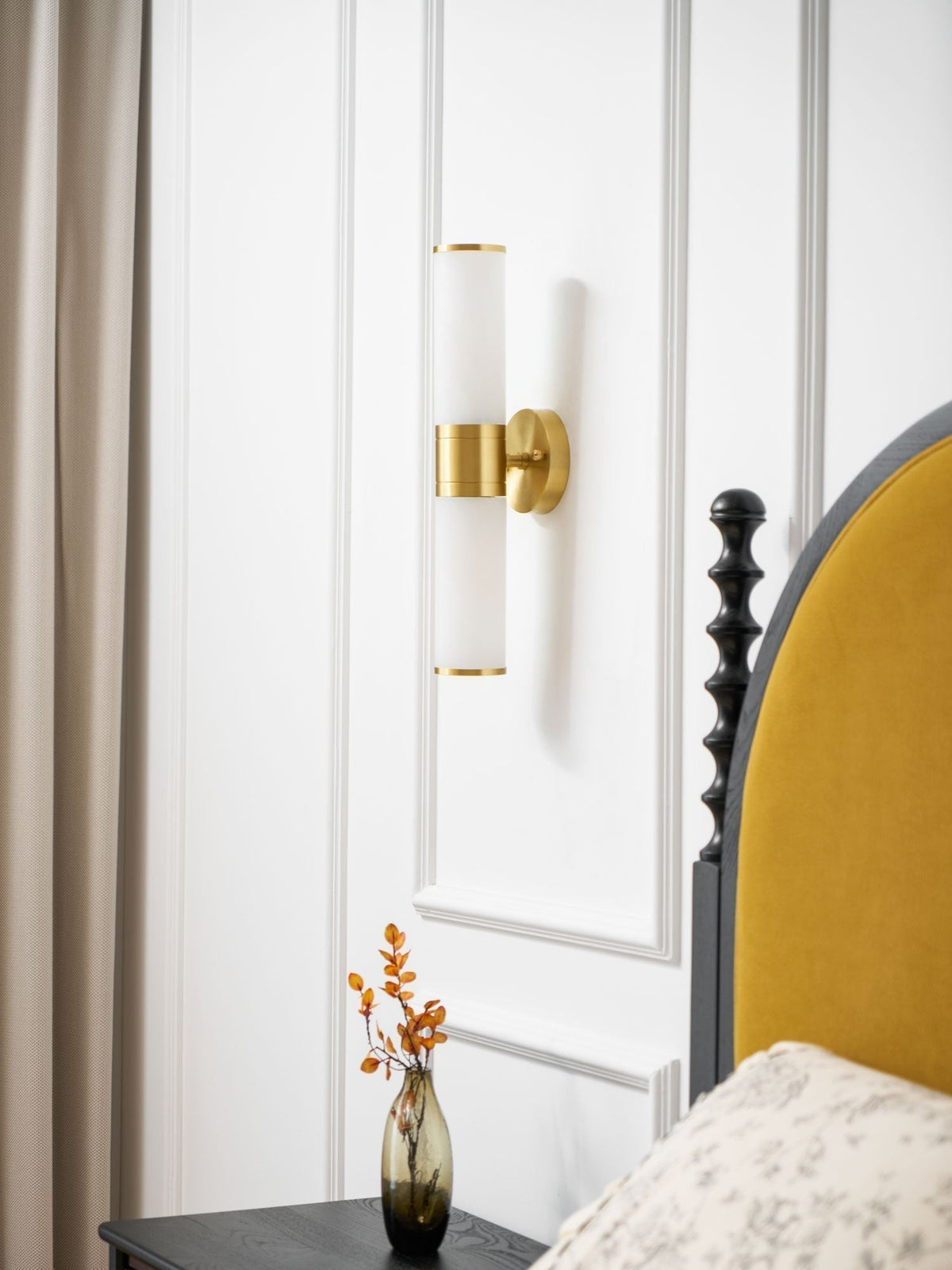 Tira Minimalist Alabaster Wall Lamp