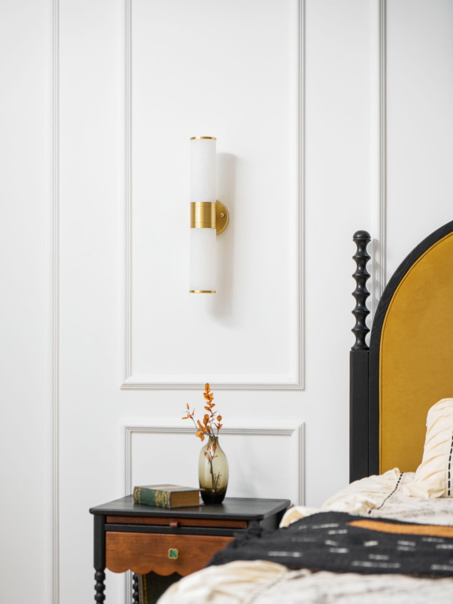 Tira Minimalist Alabaster Wall Lamp