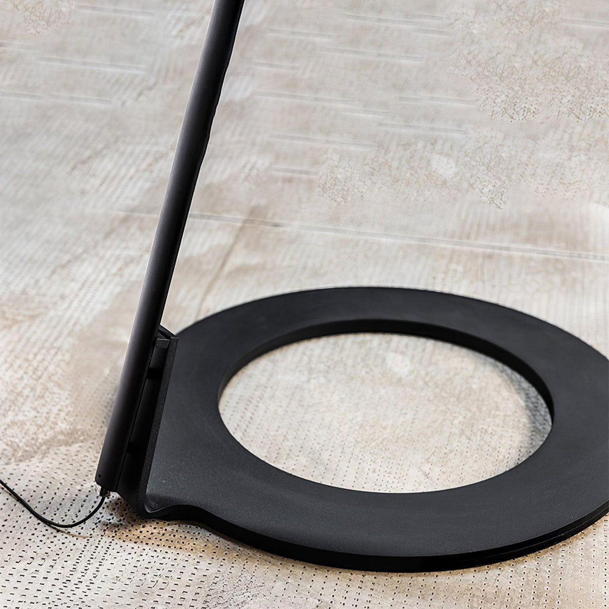 Aurmaril Sculptural Floor Lamp