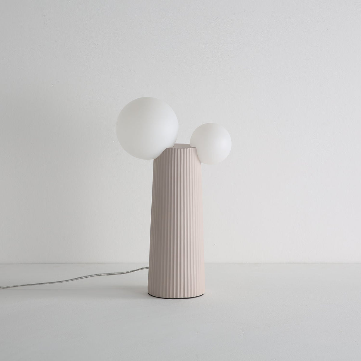 Miruine Land Table Lamp