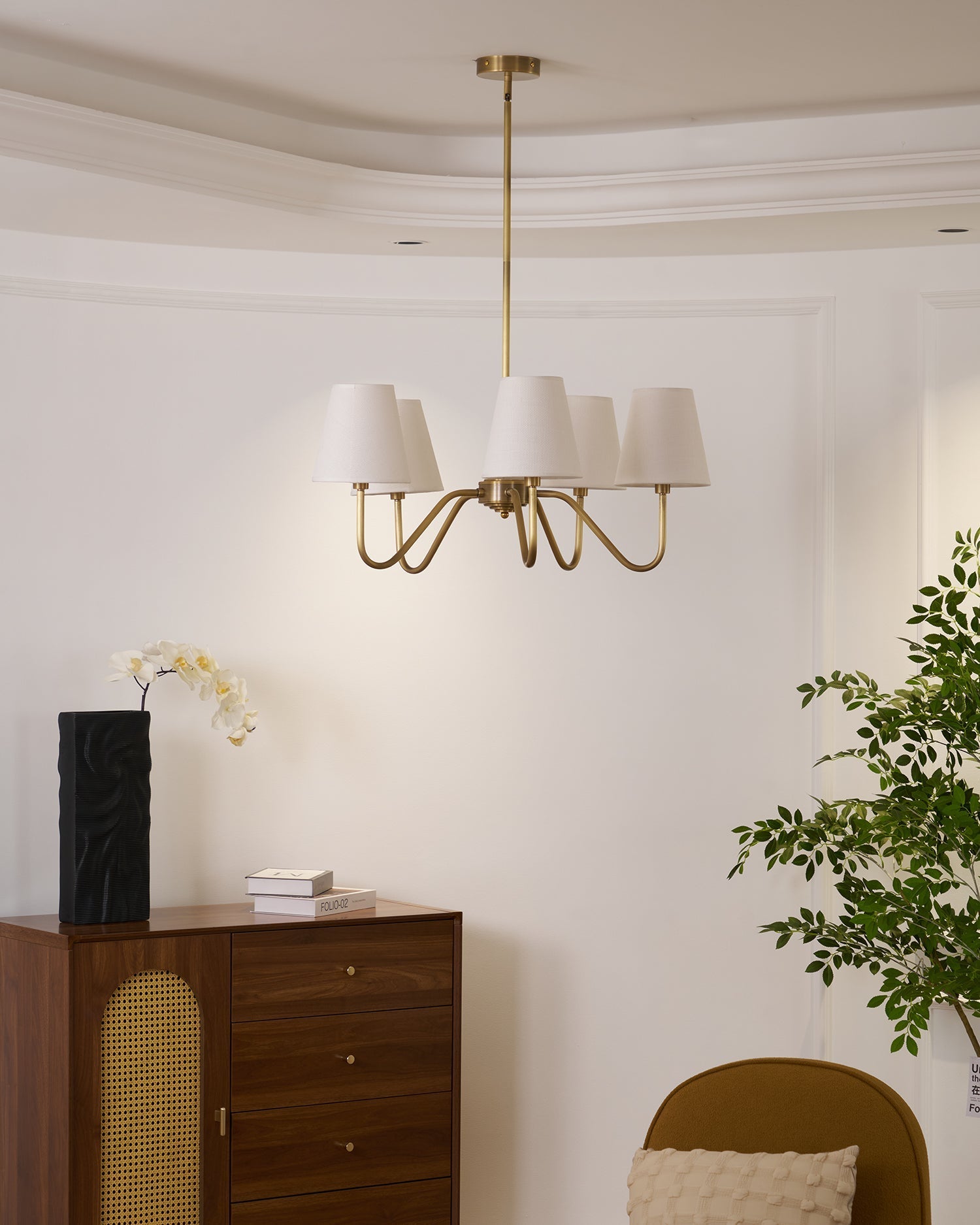 Lassen Chandelier Curved Arms - Neutral Decor