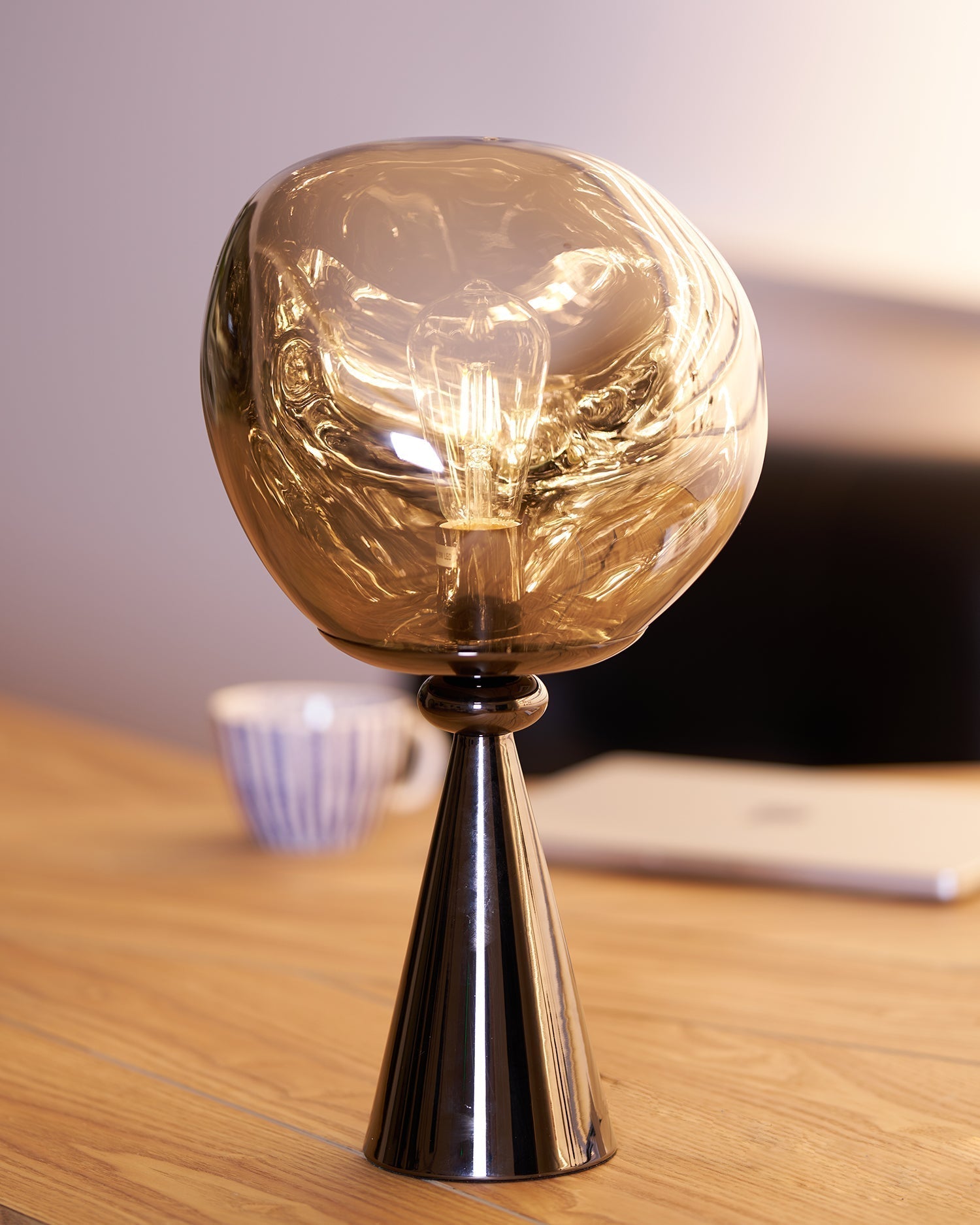 Unoril Artisan PVC Desk Lamp