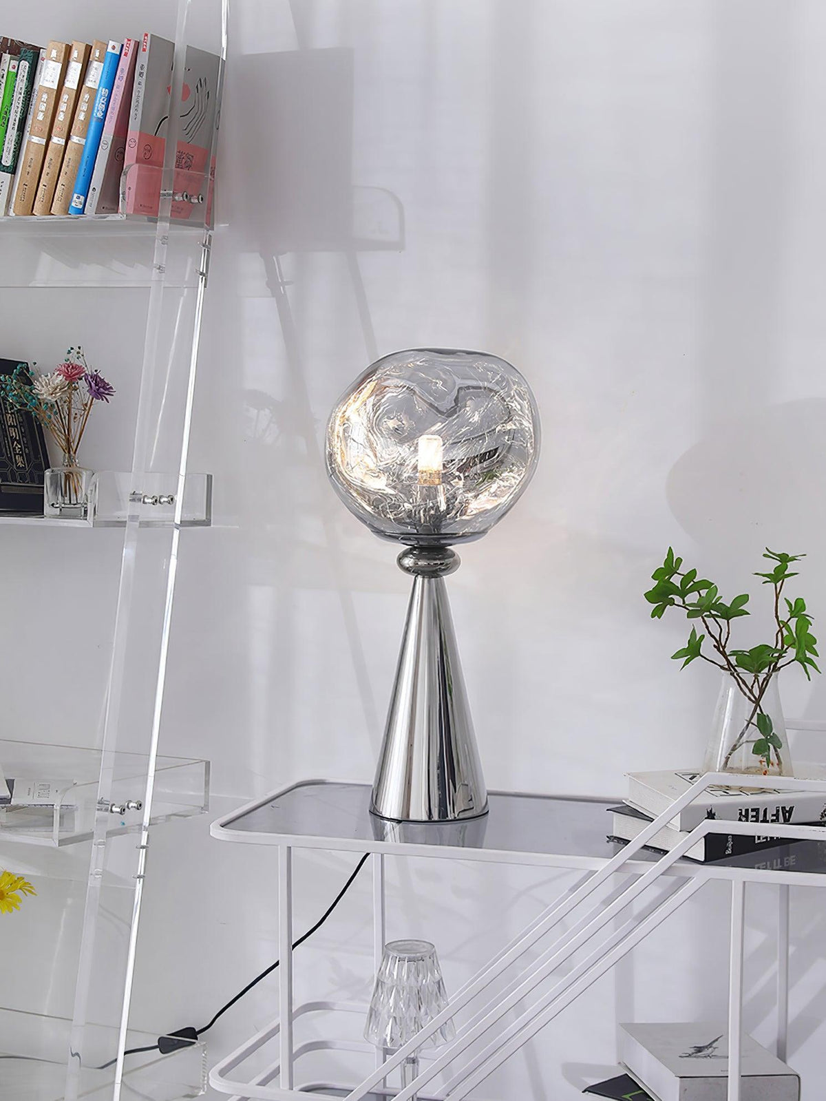 Unoril Artisan PVC Desk Lamp
