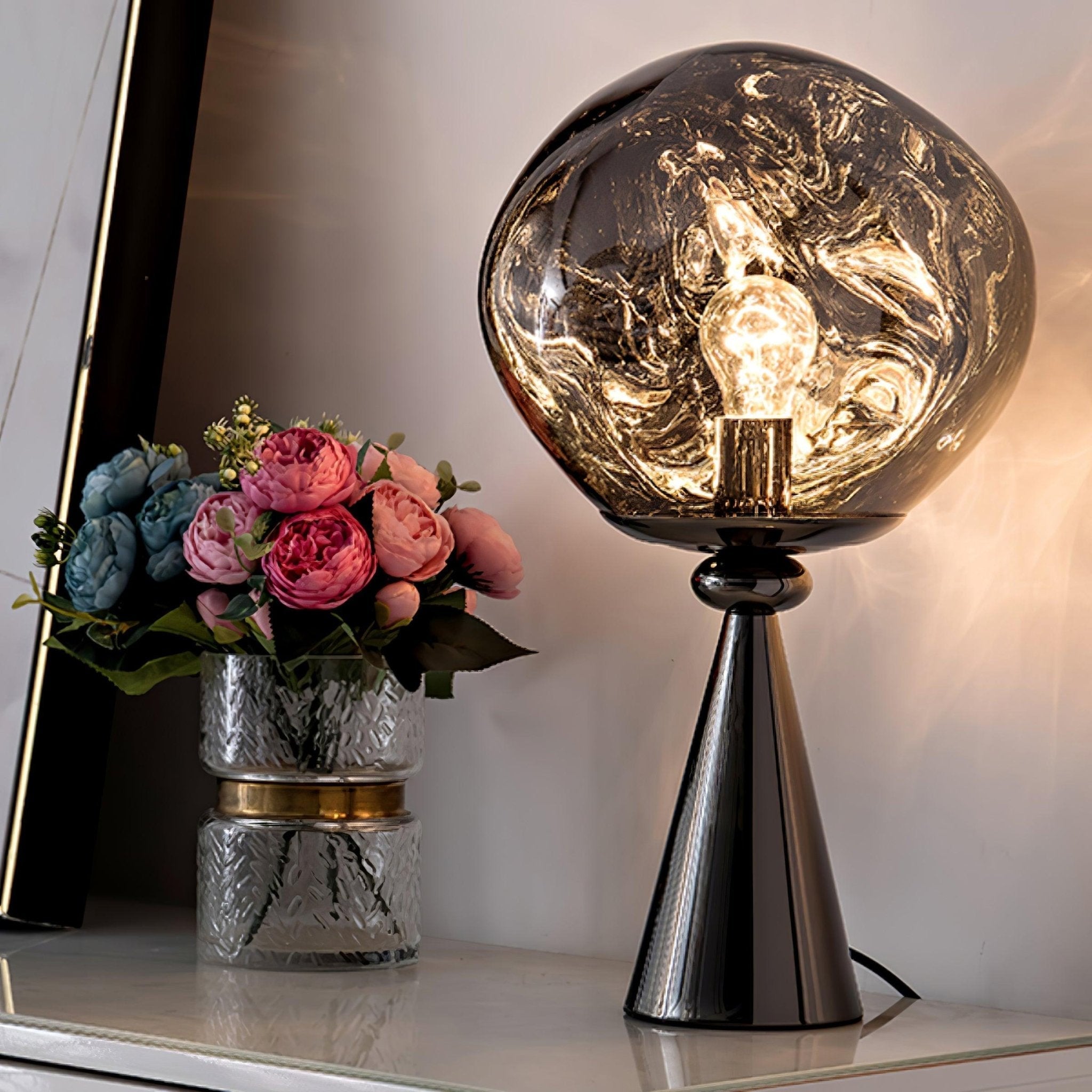 Unoril Artisan PVC Desk Lamp