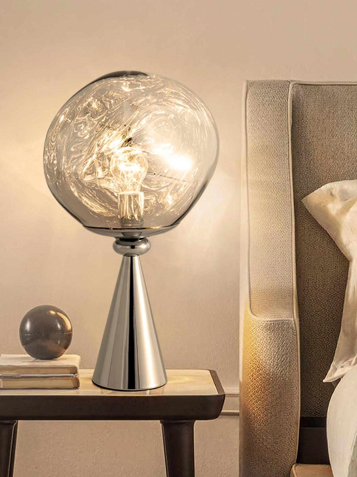 Unoril Artisan PVC Desk Lamp