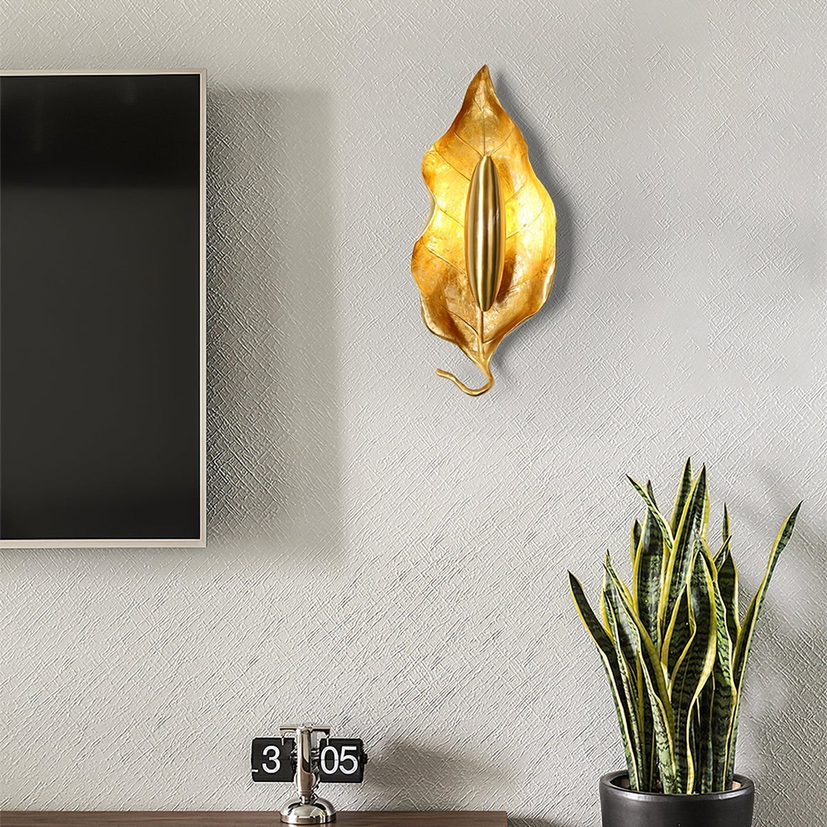 Corsel Nordic Art Leaf Brass Wall Lamp