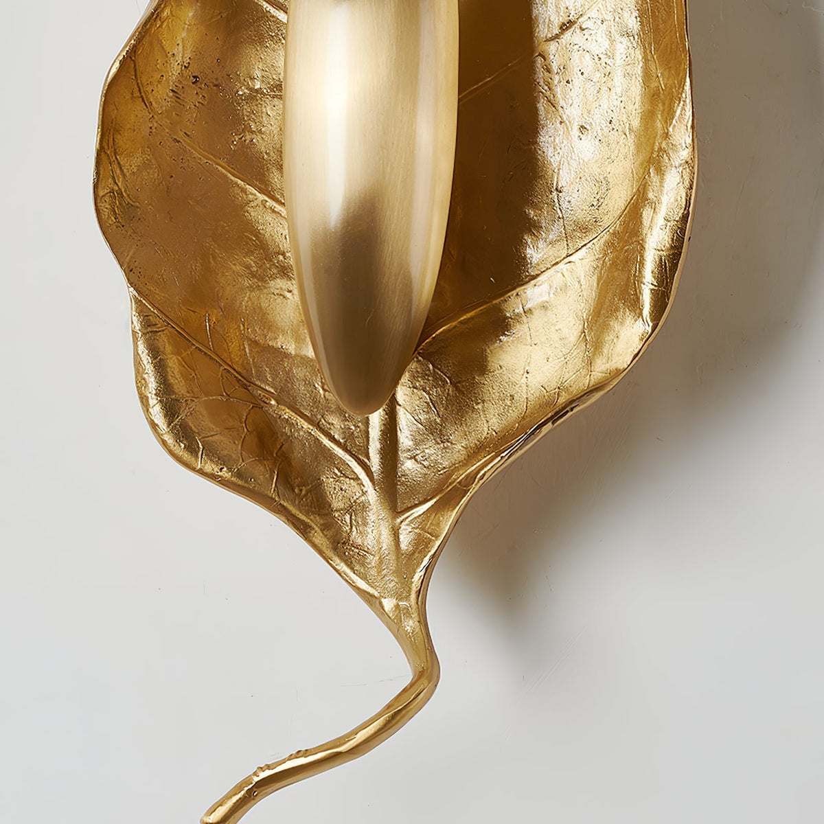 Corsel Nordic Art Leaf Brass Wall Lamp