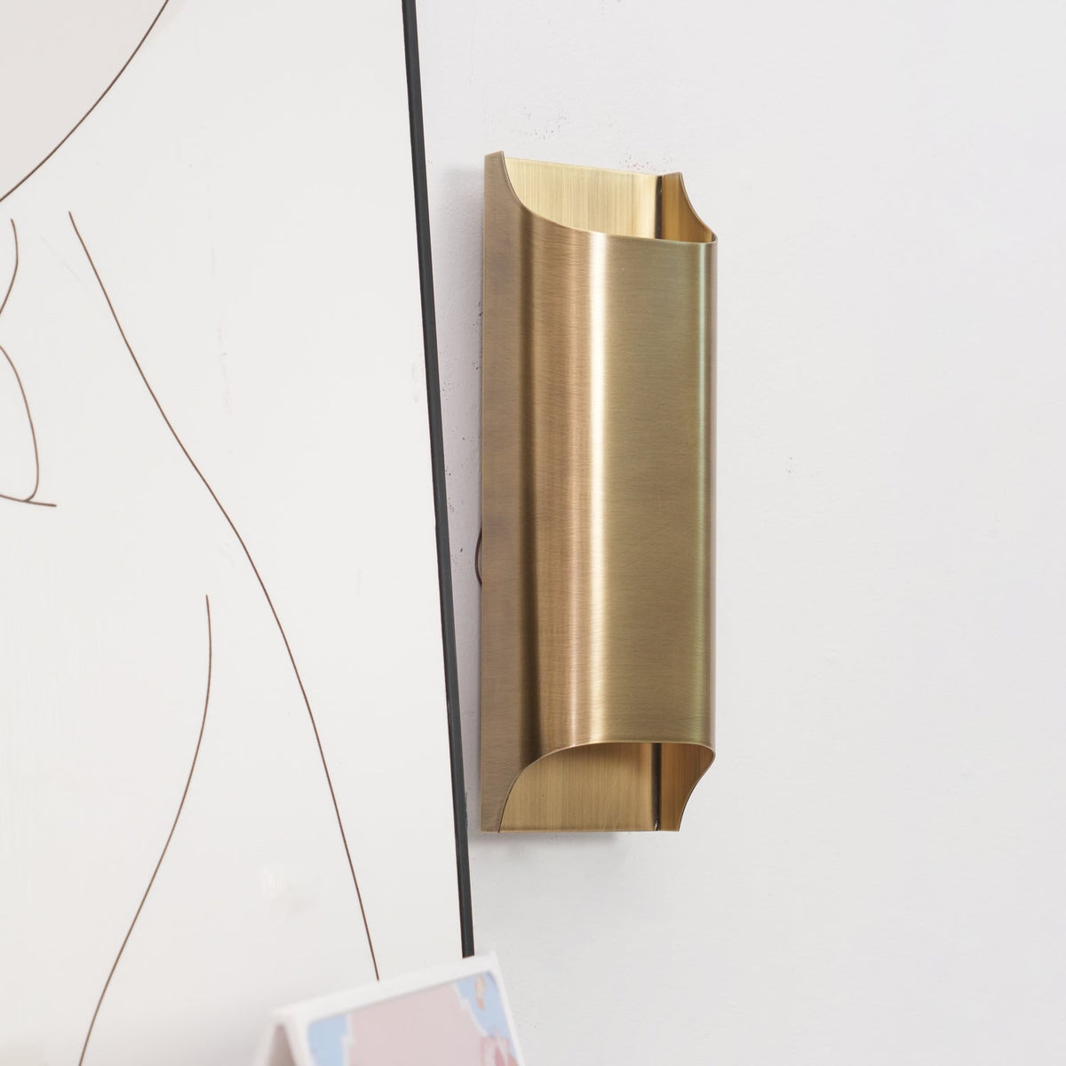 Hardy Nordic Art Brass Wall Lamp
