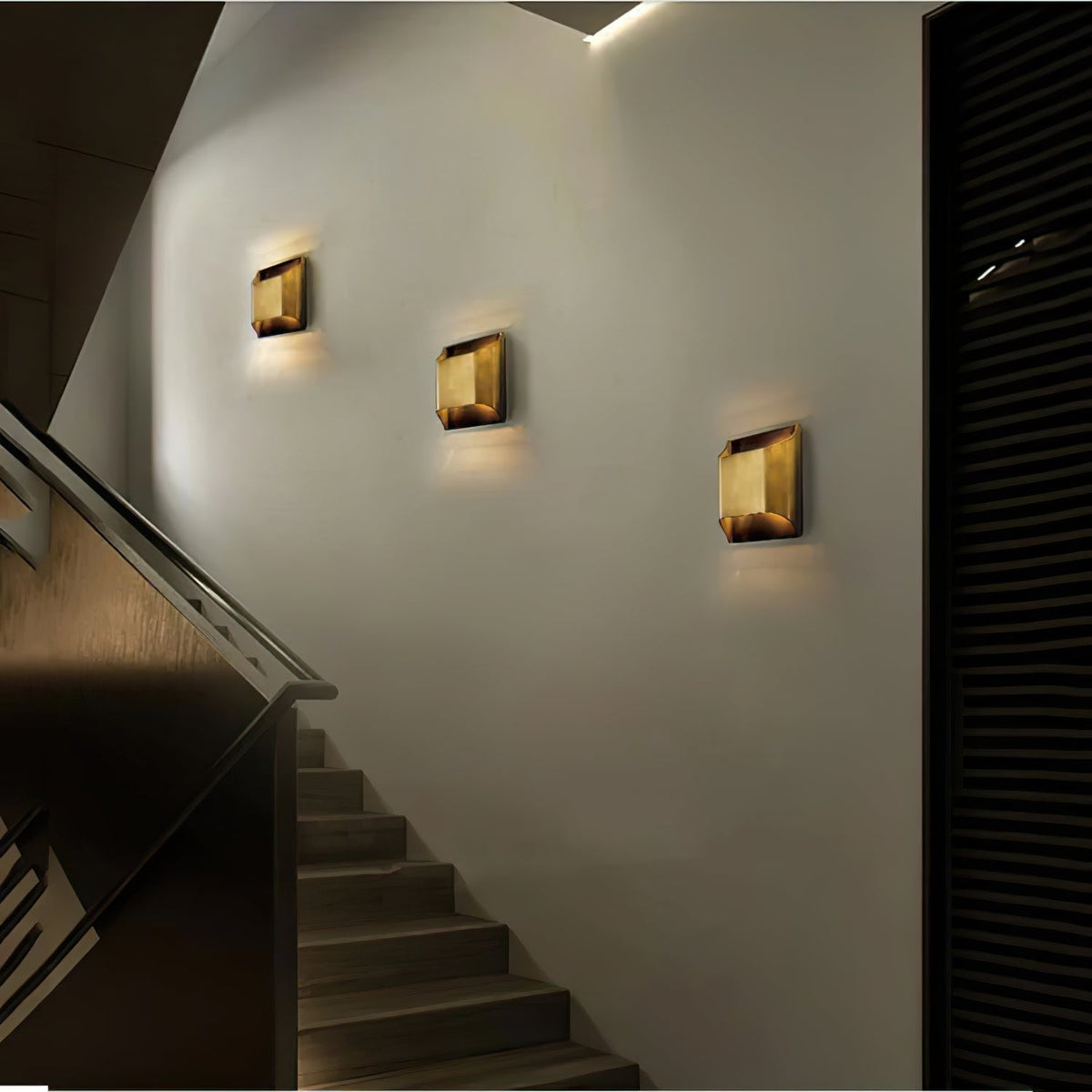 Hardy Nordic Art Brass Wall Lamp