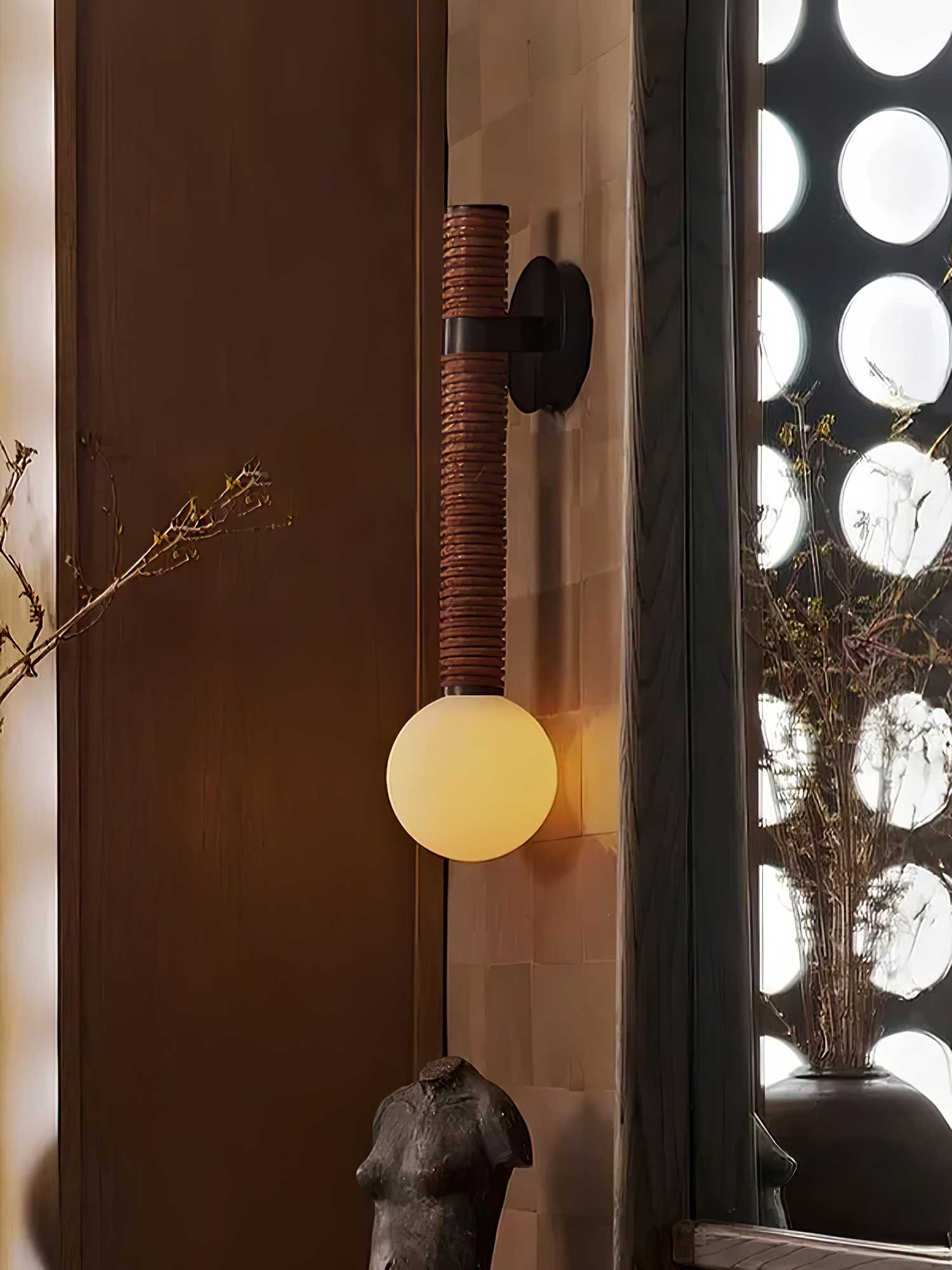 Noriielle Minimalist Wall Lamp