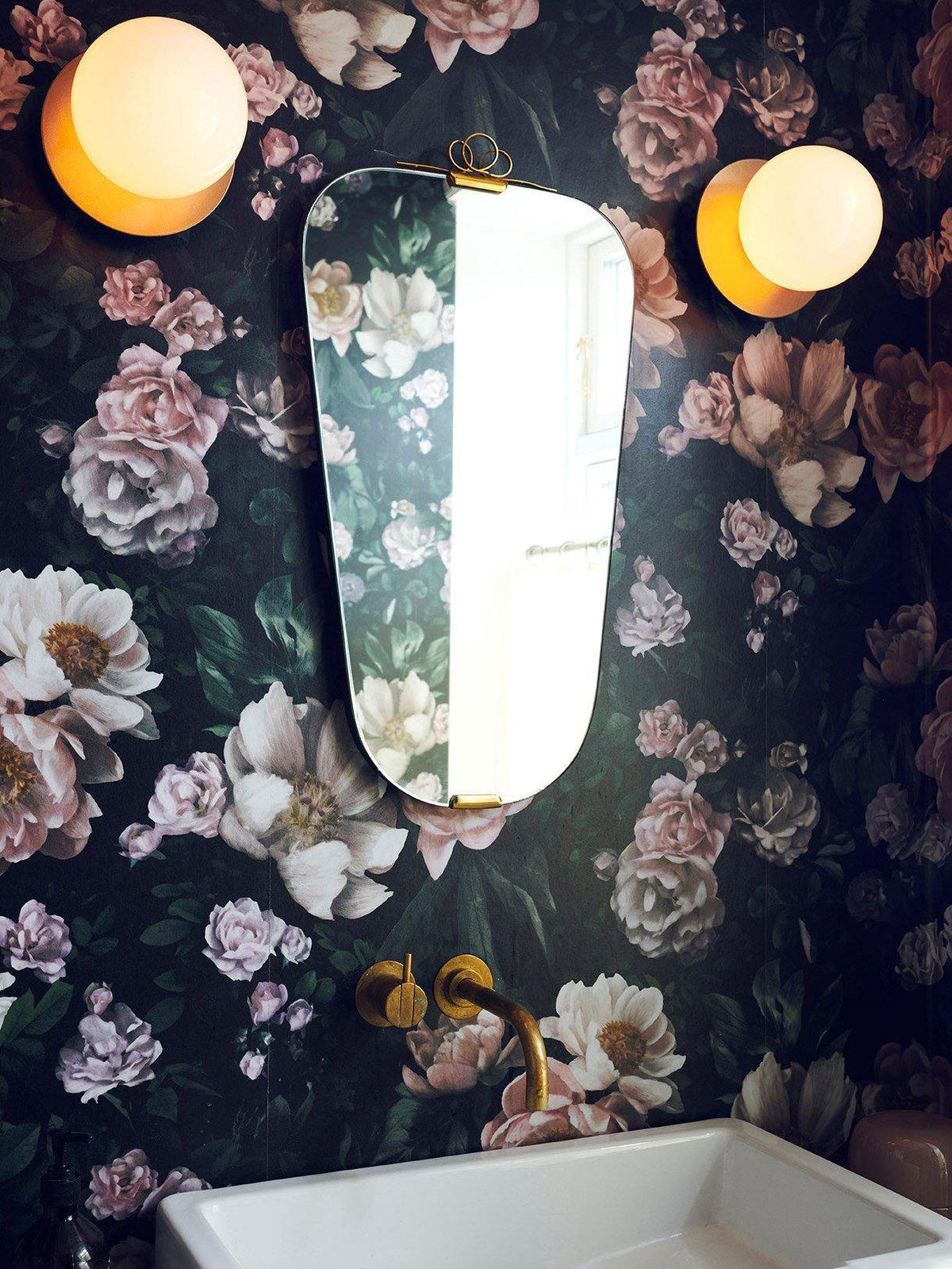 Irinor Premium Nordic Art Brass Wall Lamp
