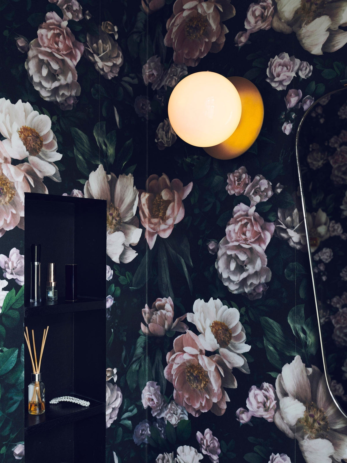 Irinor Premium Nordic Art Brass Wall Lamp
