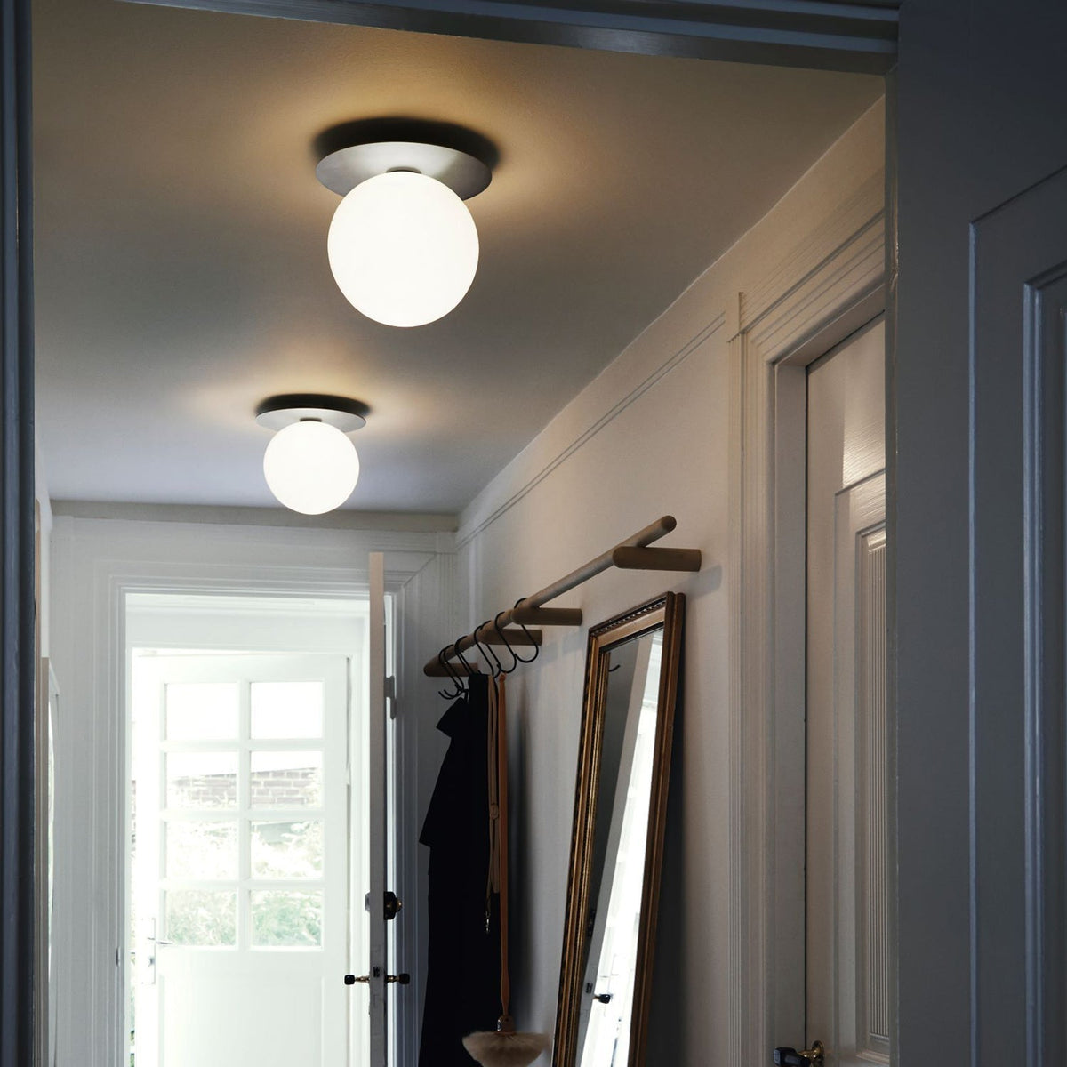 Irinor Premium Nordic Art Brass Wall Lamp