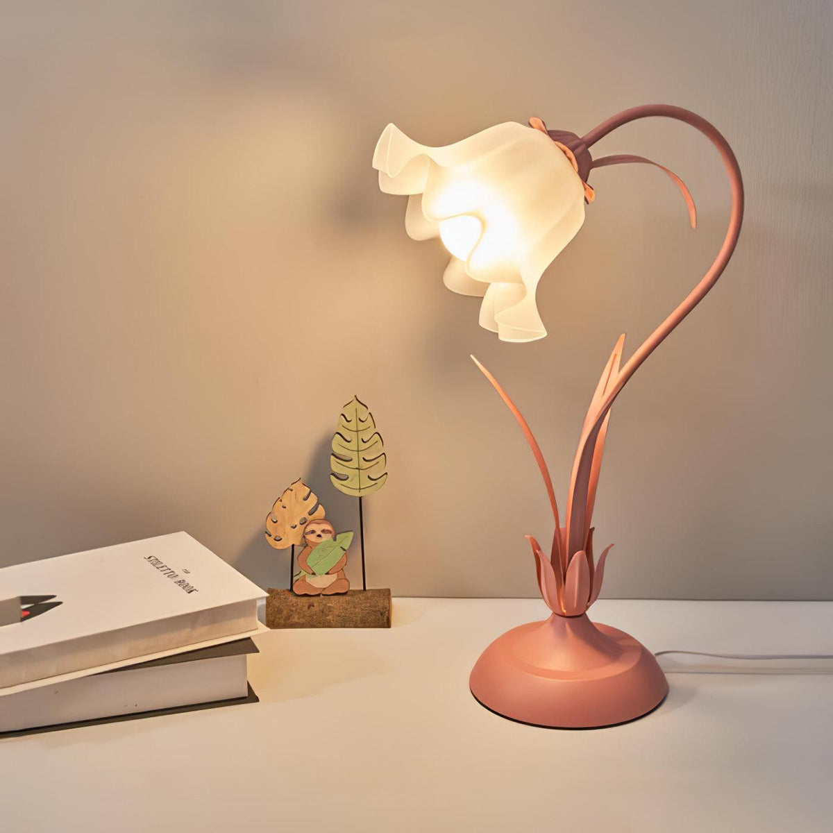 Zorien Acrylic Floral Table Lamp