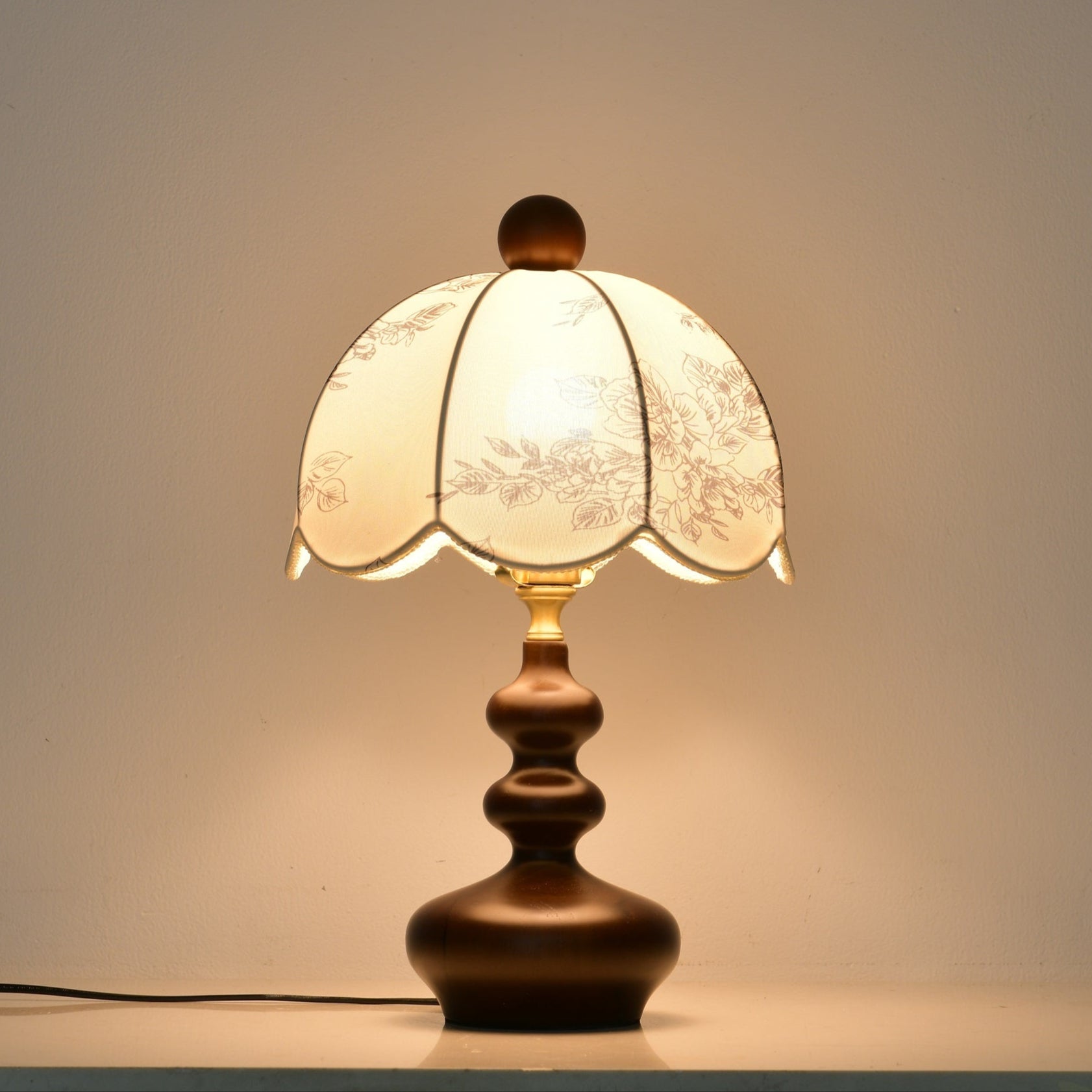 Cirirette Vintage Table Lamp