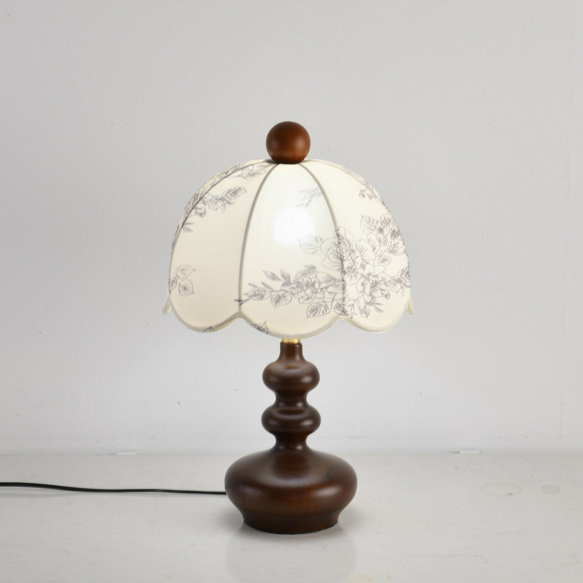 Cirirette Vintage Table Lamp