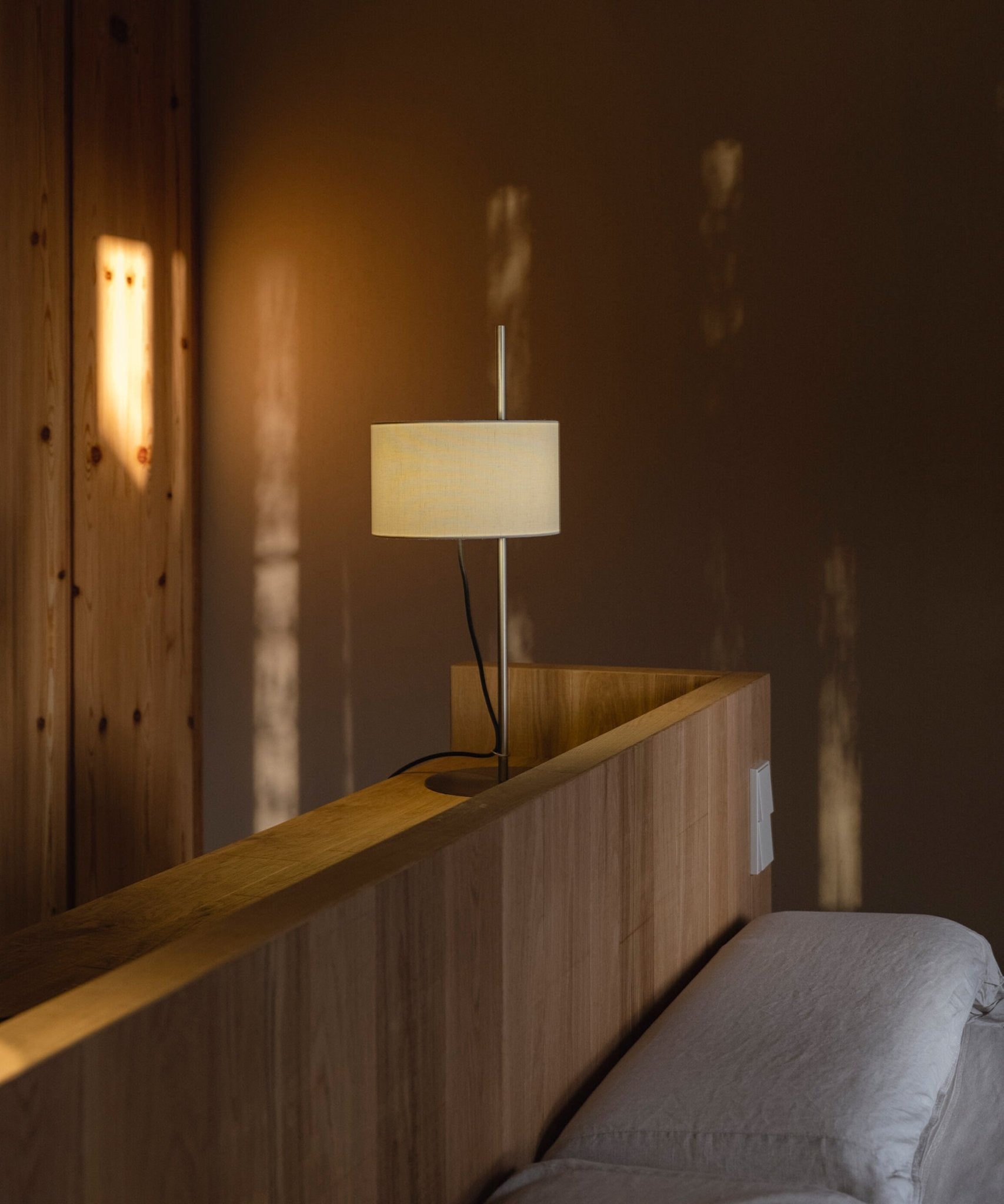 Landon Minimalist Table Lamp