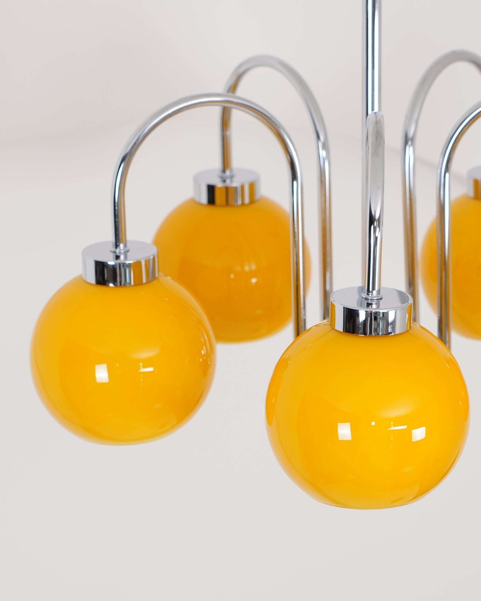 Liororian Chandelier Yellow Glass Globes